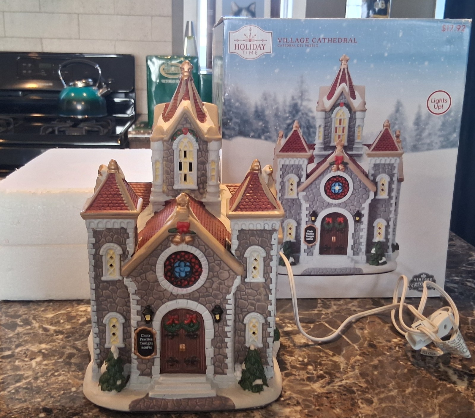 HOLIDAY TIME VICTORIAN VILLAGE CATHEDRAL CHURCH CHRISTMAS 2022 NO CHIPS/CRACKS