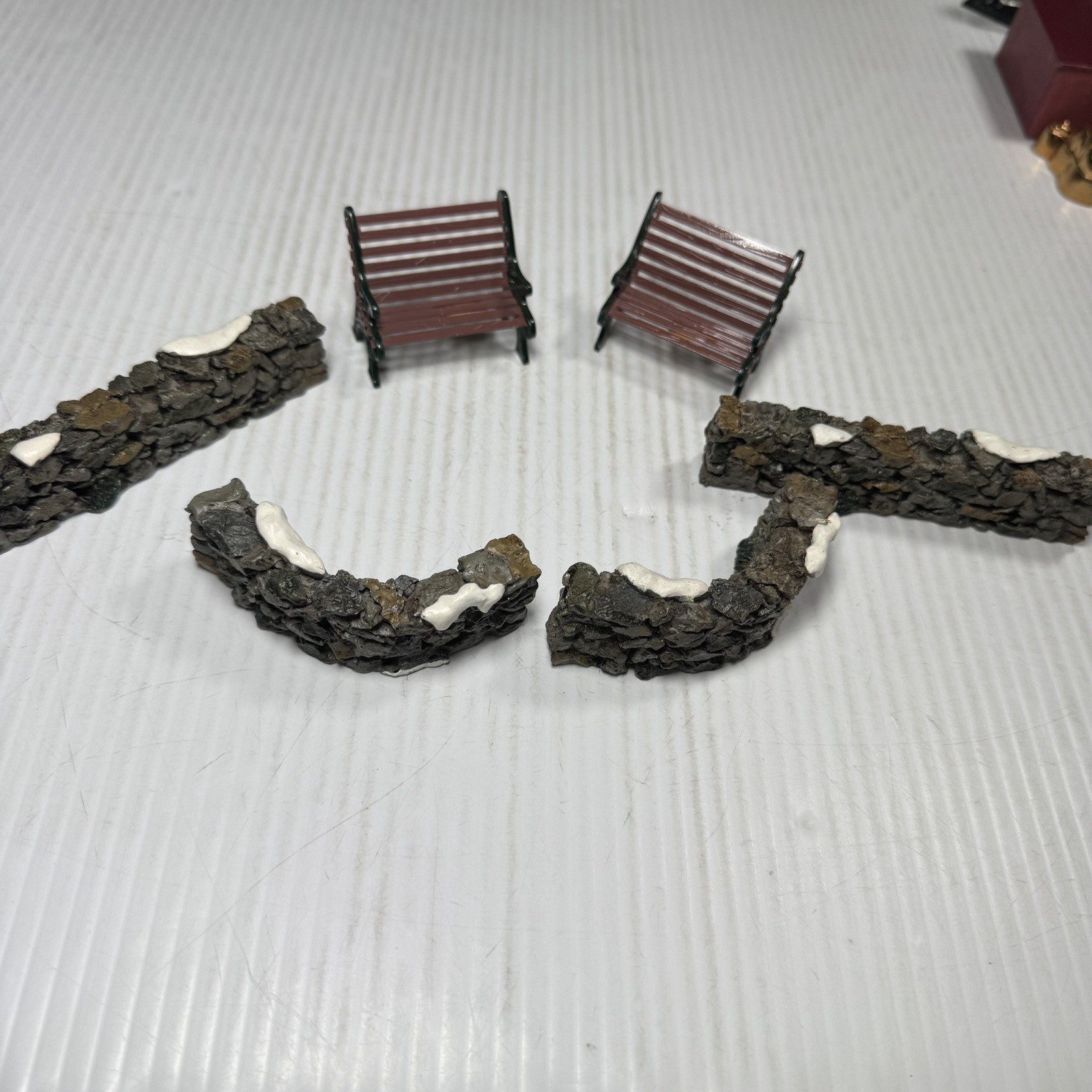 Lemax Christmas Village ~ Colonial Stone Wall 4Pcs, & 2 Benches