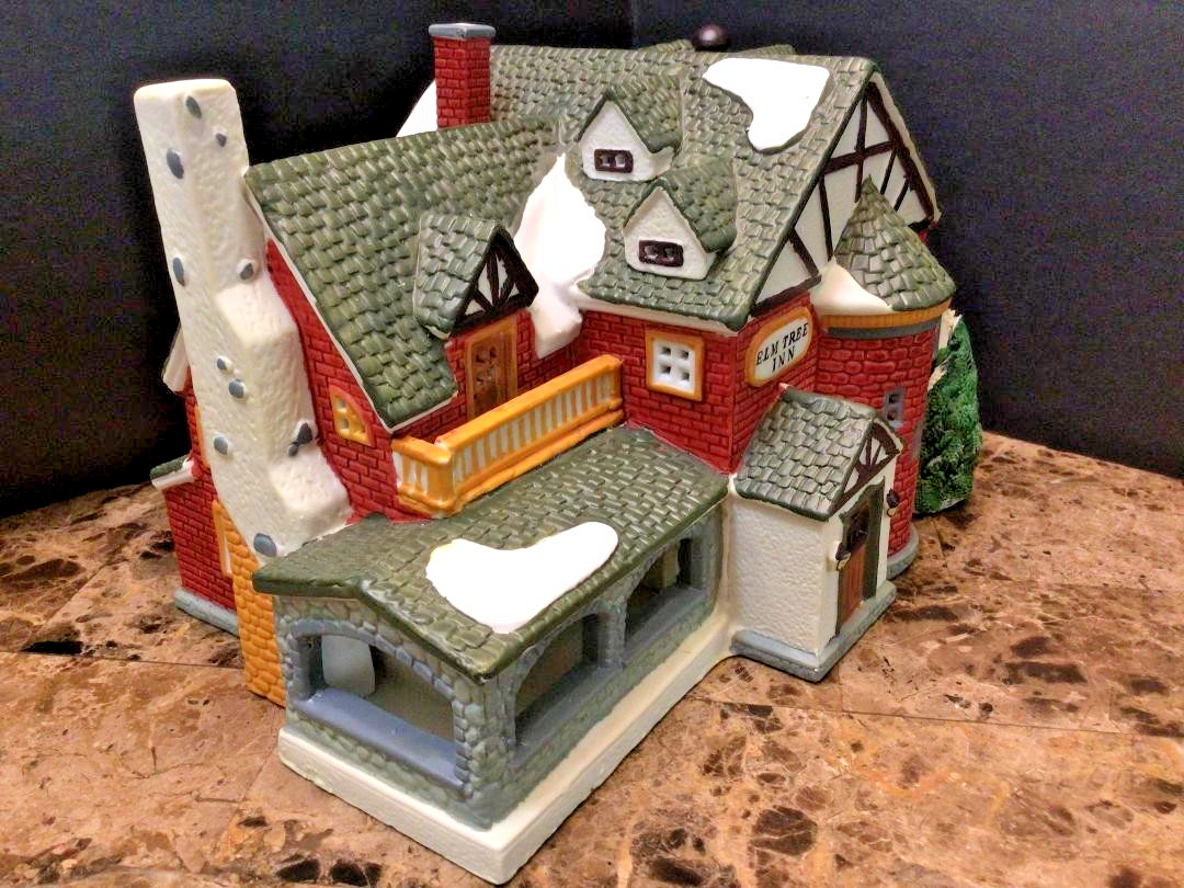 MP7-Ladies Porcelain House “ELM TREE INN” by LEMAX Hearthside Orig. Box