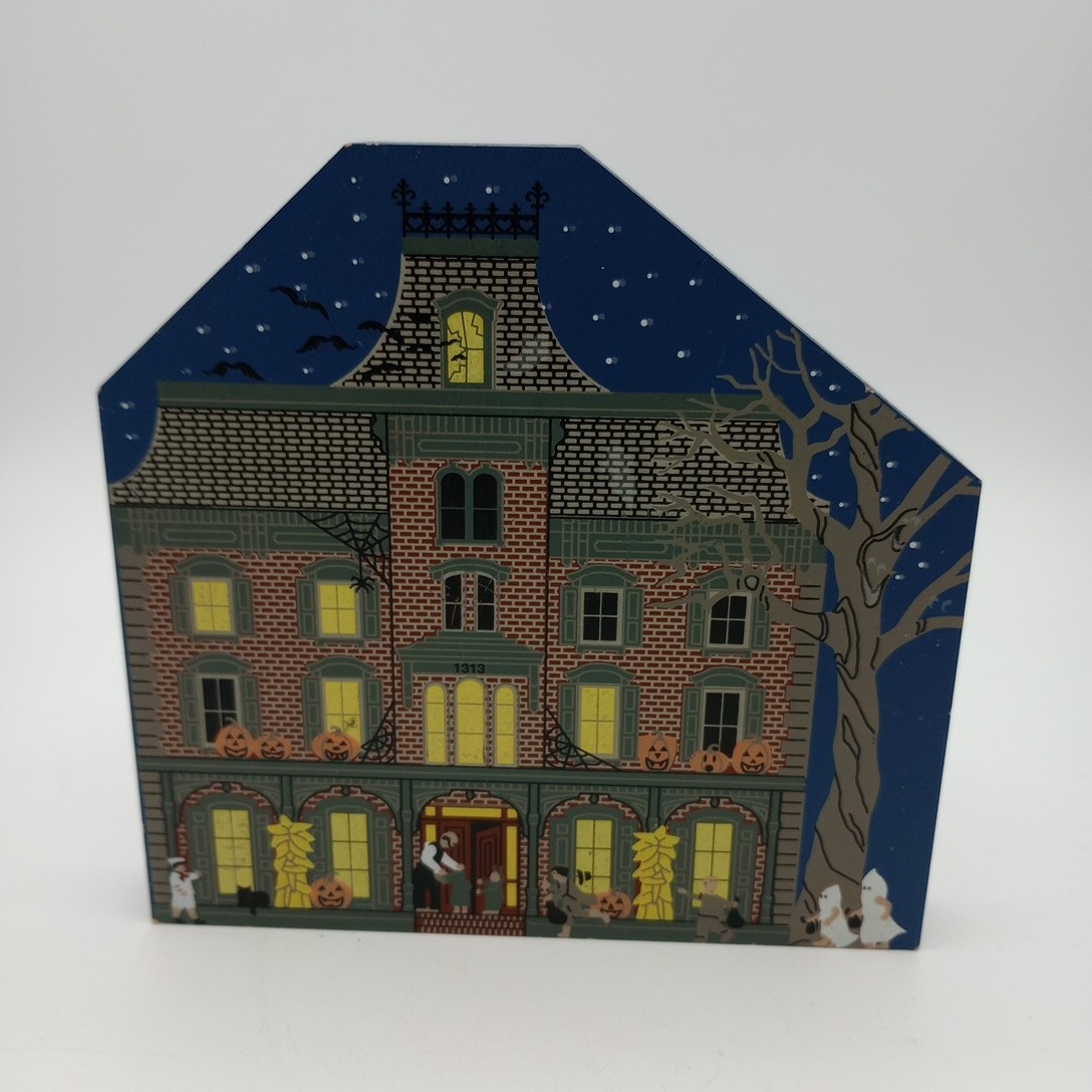 Mystery Manor CATS MEOW Village Limited Edition 1997 Halloween Release #140