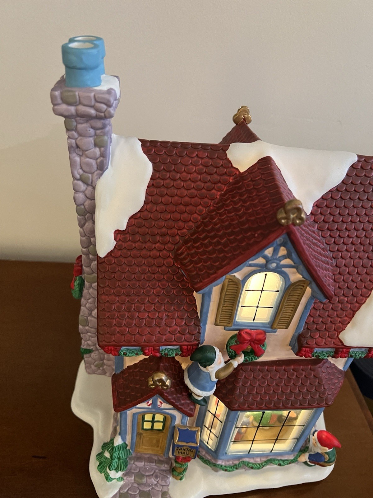 Thomas Pacconi Musical Lighted Santa’s House Porcelain Incense Smoker w/ Box