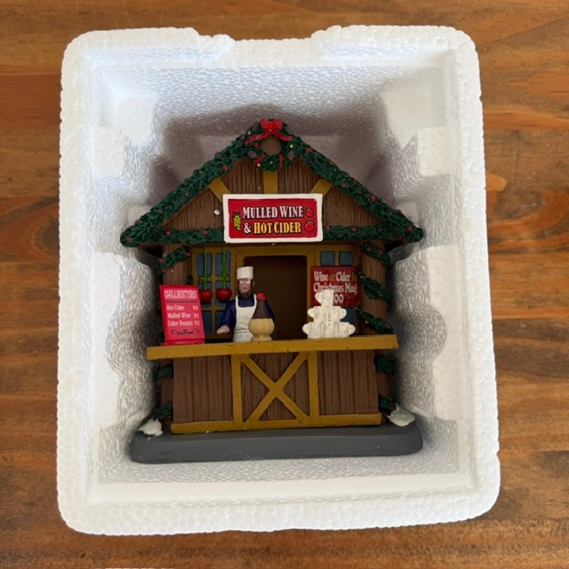 Lemax Mulled Wine & Hot Cider Stand Market Stall Vendor -2020 – working Light