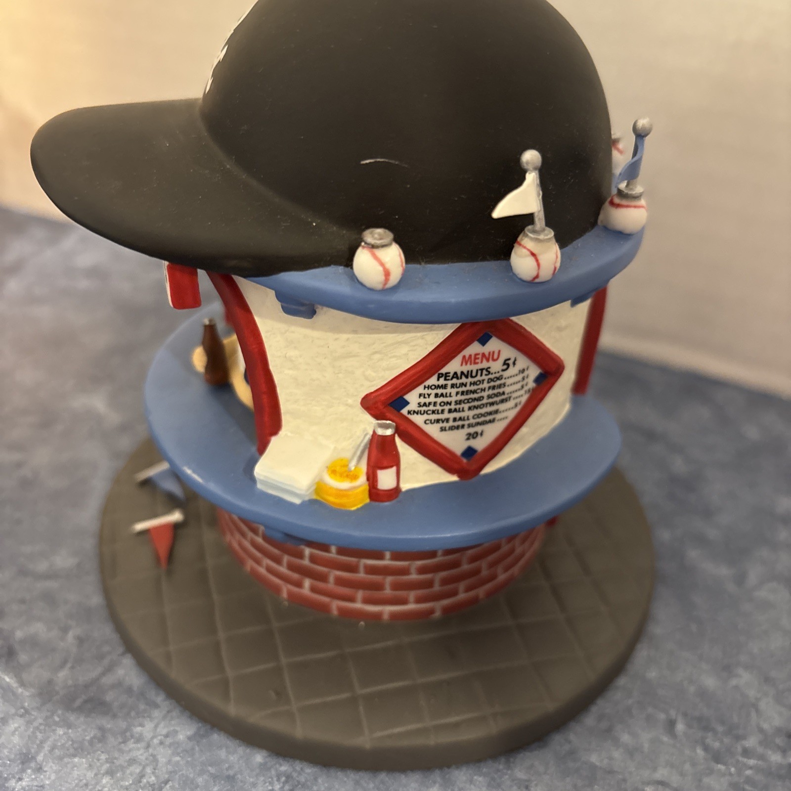 Dept 56 Christmas In The City Chicago White Sox Refreshments Stand Set of 2 NICE
