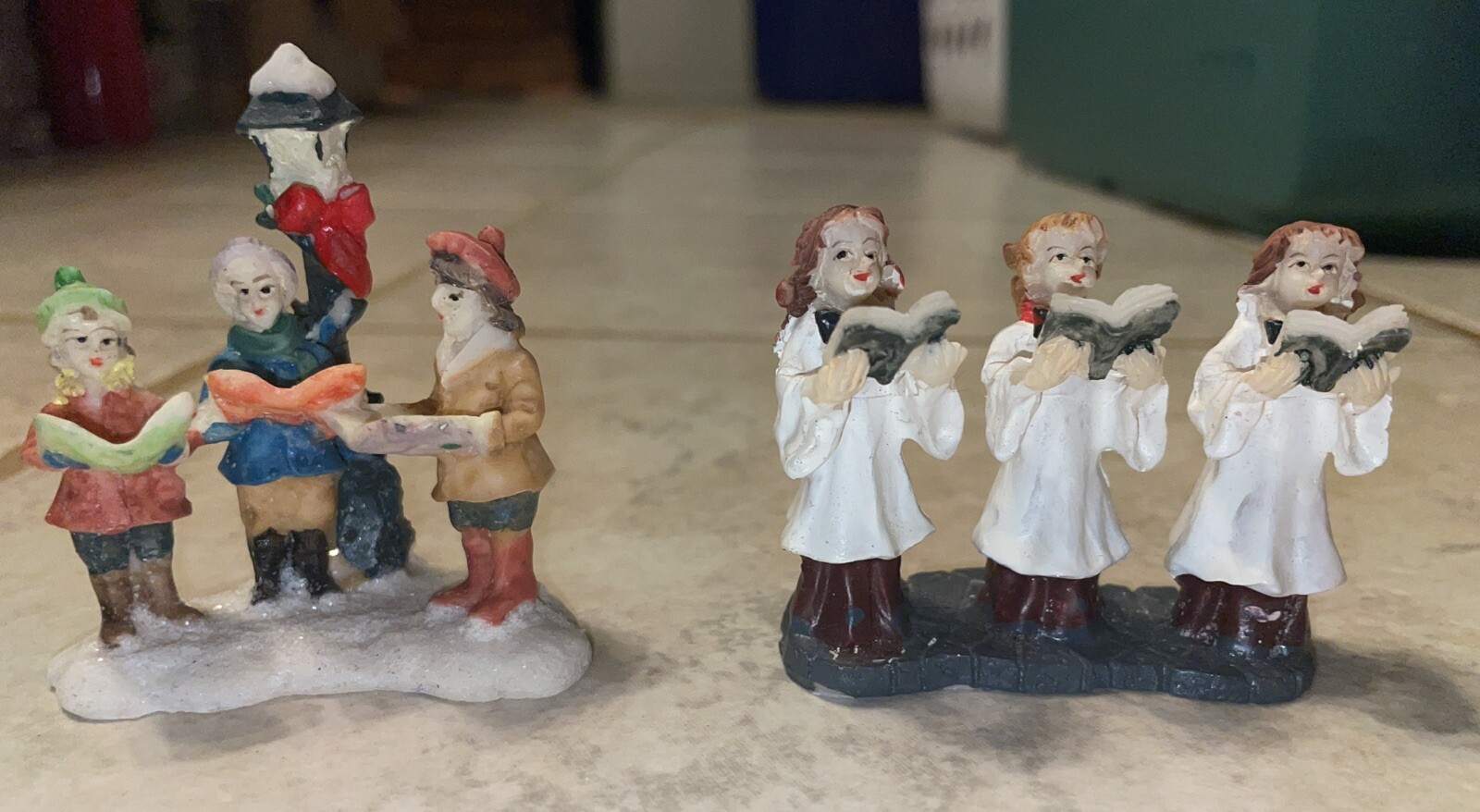 Christmas Village figurine Christmas Carolers Set Of 2