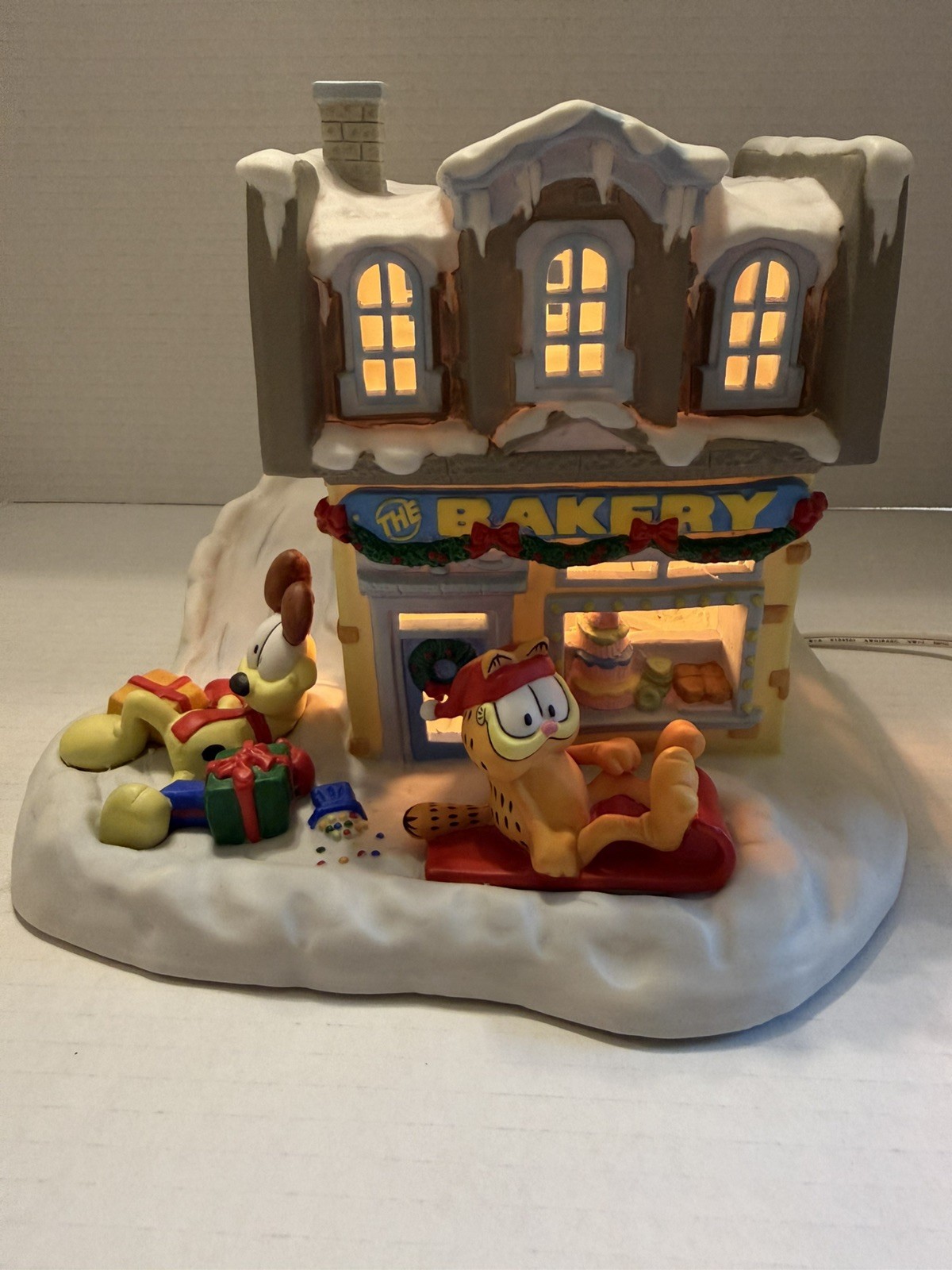 The Bakery Garfield’s Christmas Village Collection Danbury Mint