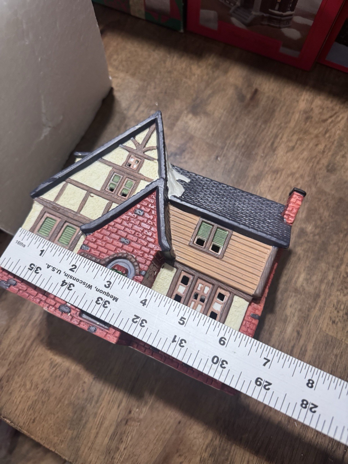 Dickens Keepsake Christmas Village Porcelain House O’Well Novelty 1994