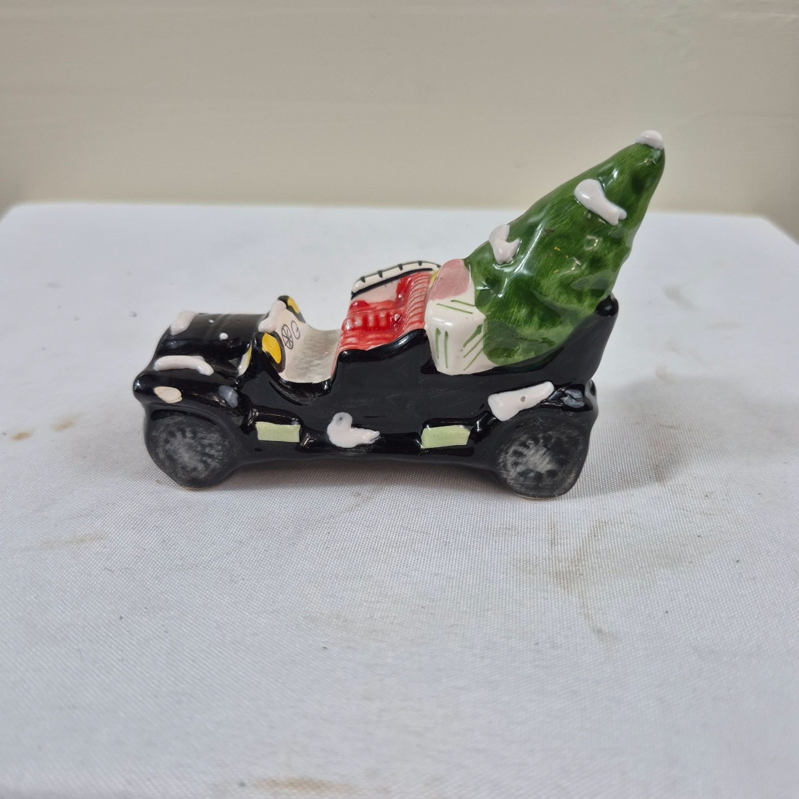 Dept 56 Vintage ceramic Black Car with Christmas Presents and Tree Village Decor