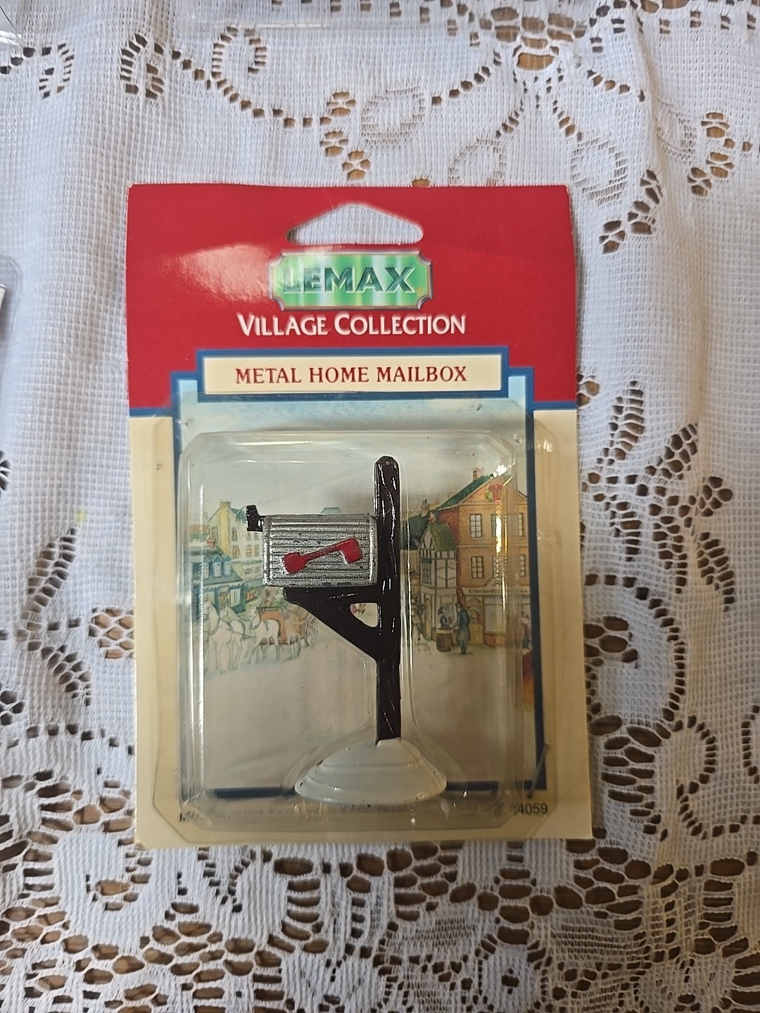LEMAX 4 Figure Packs 44226 Sleds, 34059 1993 Mailbox, Xmas Sign, Recess Pause