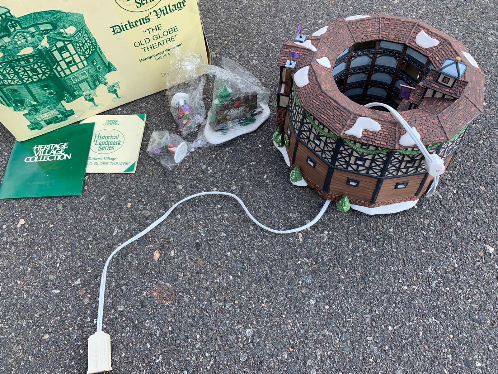Department 56 The Old Globe Theatre Christmas Village 58501 Price New Was $175