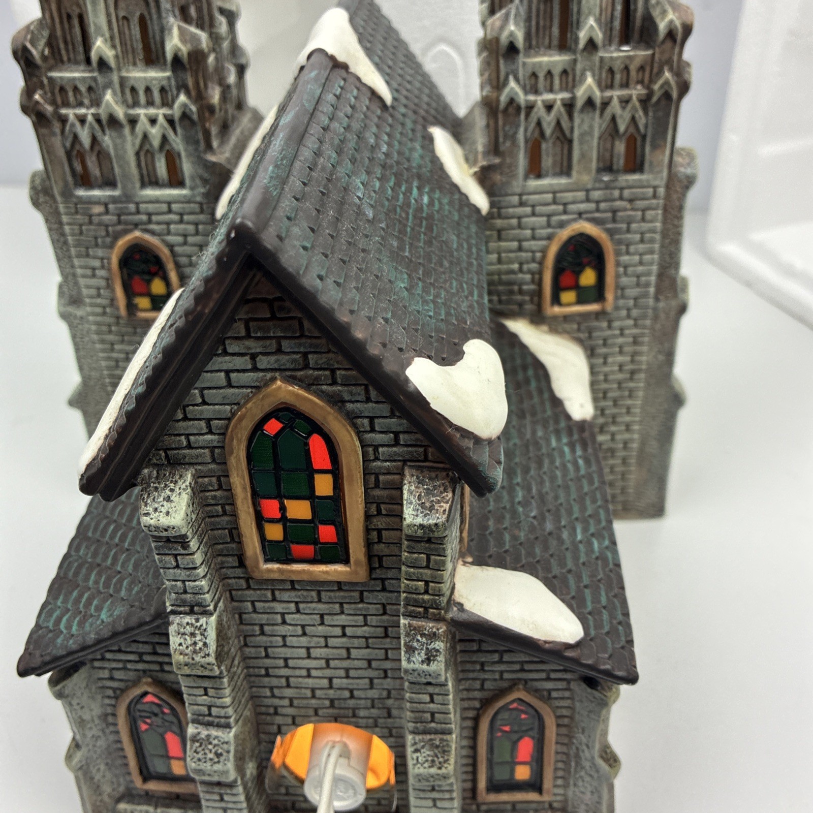 Santa’s Workbench Collection Canterbury Lane Church – Light Working – 2000