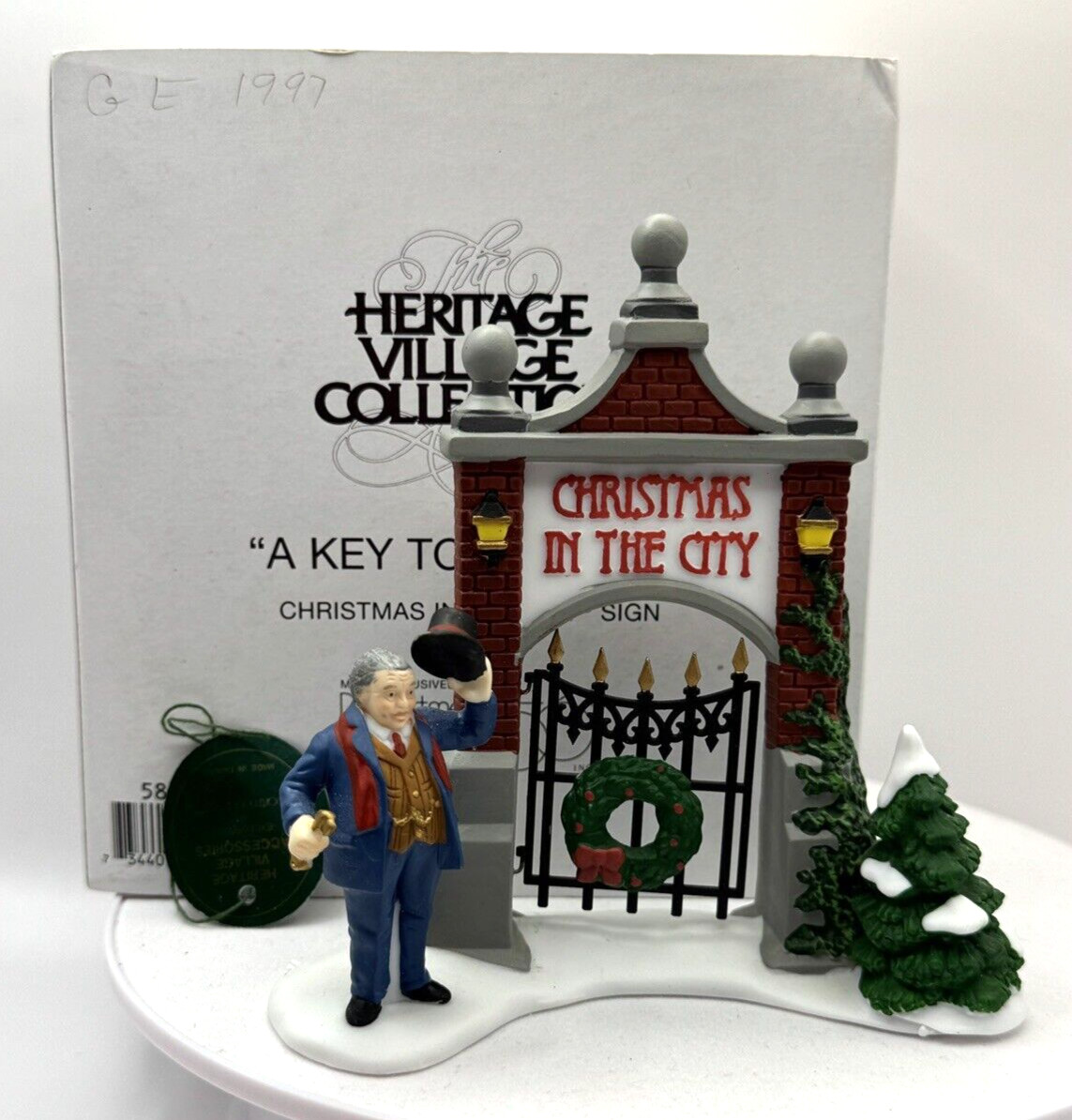 Department 56 The Heritage Village Collection A KEY TO THE CITY 58893