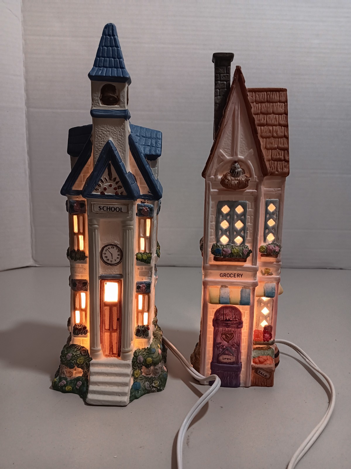 Vintage – Lighted Village Set 2 Pc School House & Grocery Store