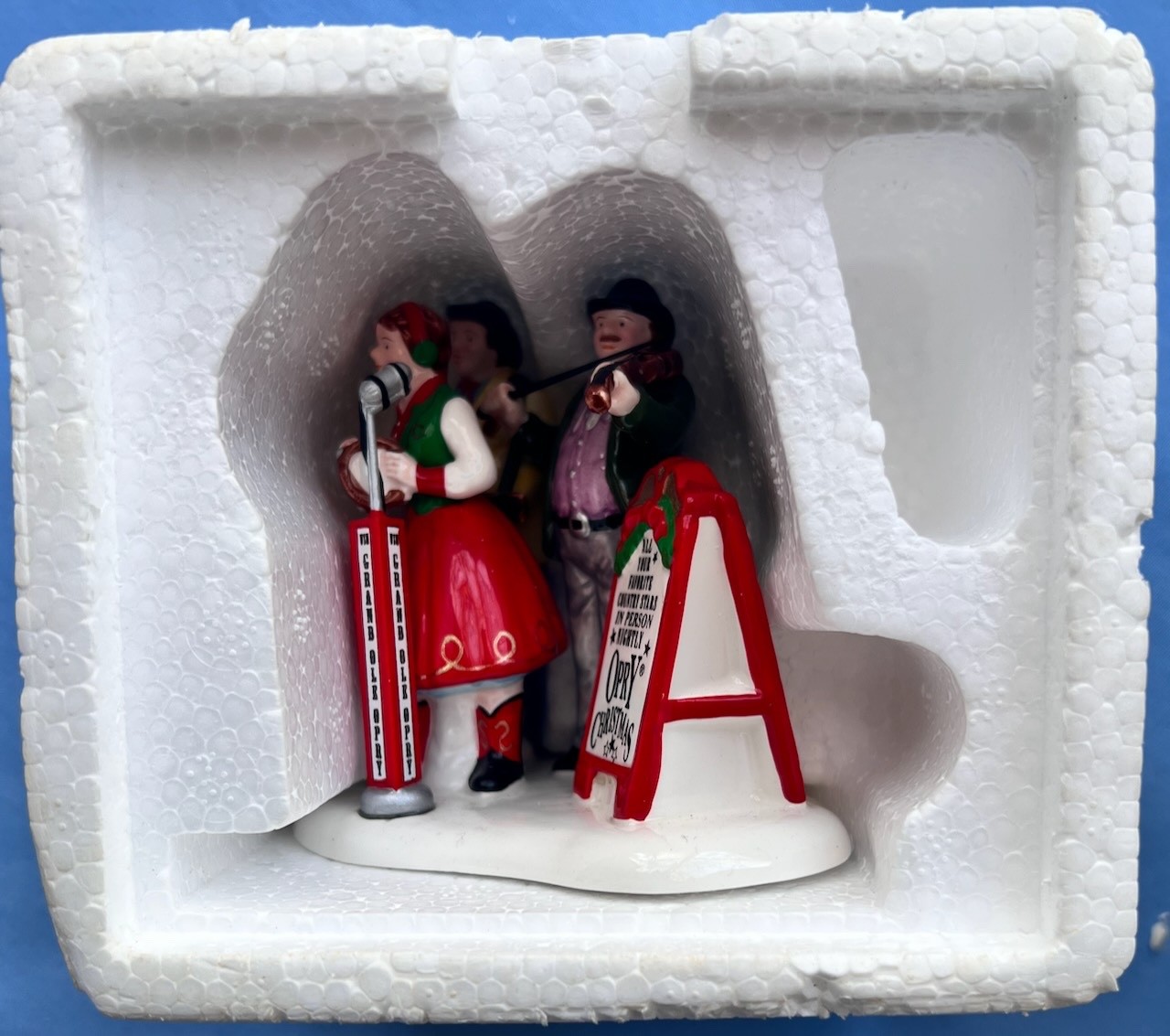 Department 56 Snow Village Grand Ole Opry Carolers #54867 Mint
