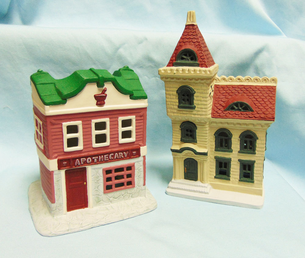 CHRISTMAS VILLAGE STORES 1991 Vtg 2 Unique Handcrafted Hand-painted Ceramic (A1)