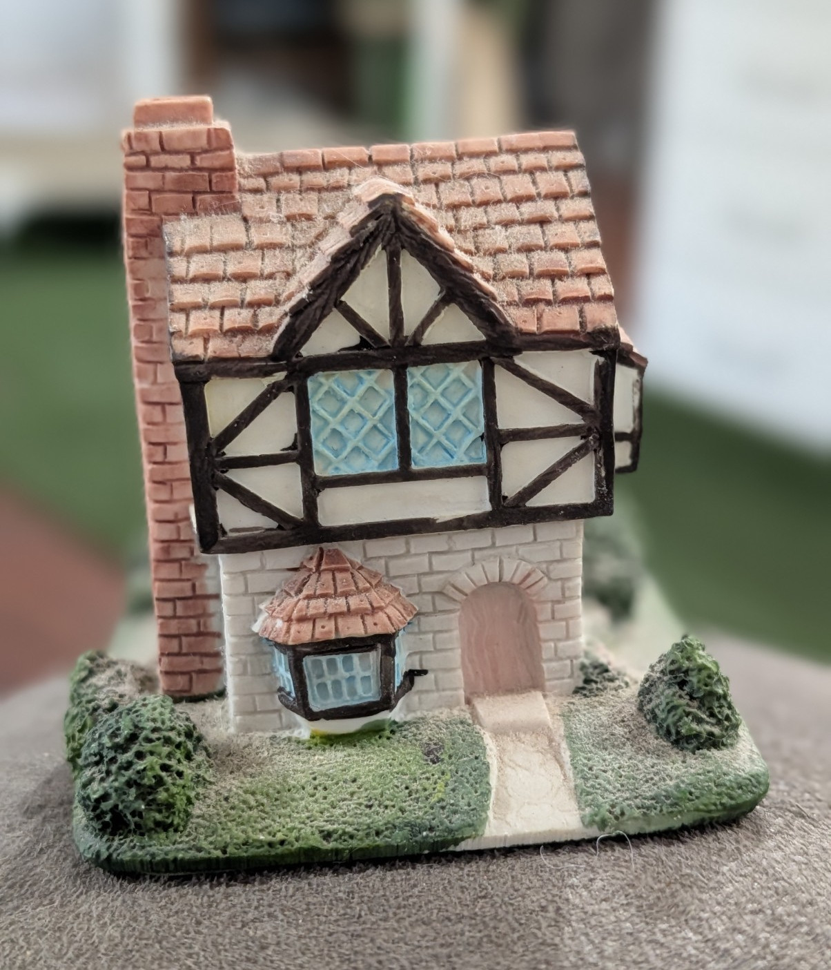 International Resourcing Cornwall Collectors BH02 Welcome Inn 1991 Resin Cottage