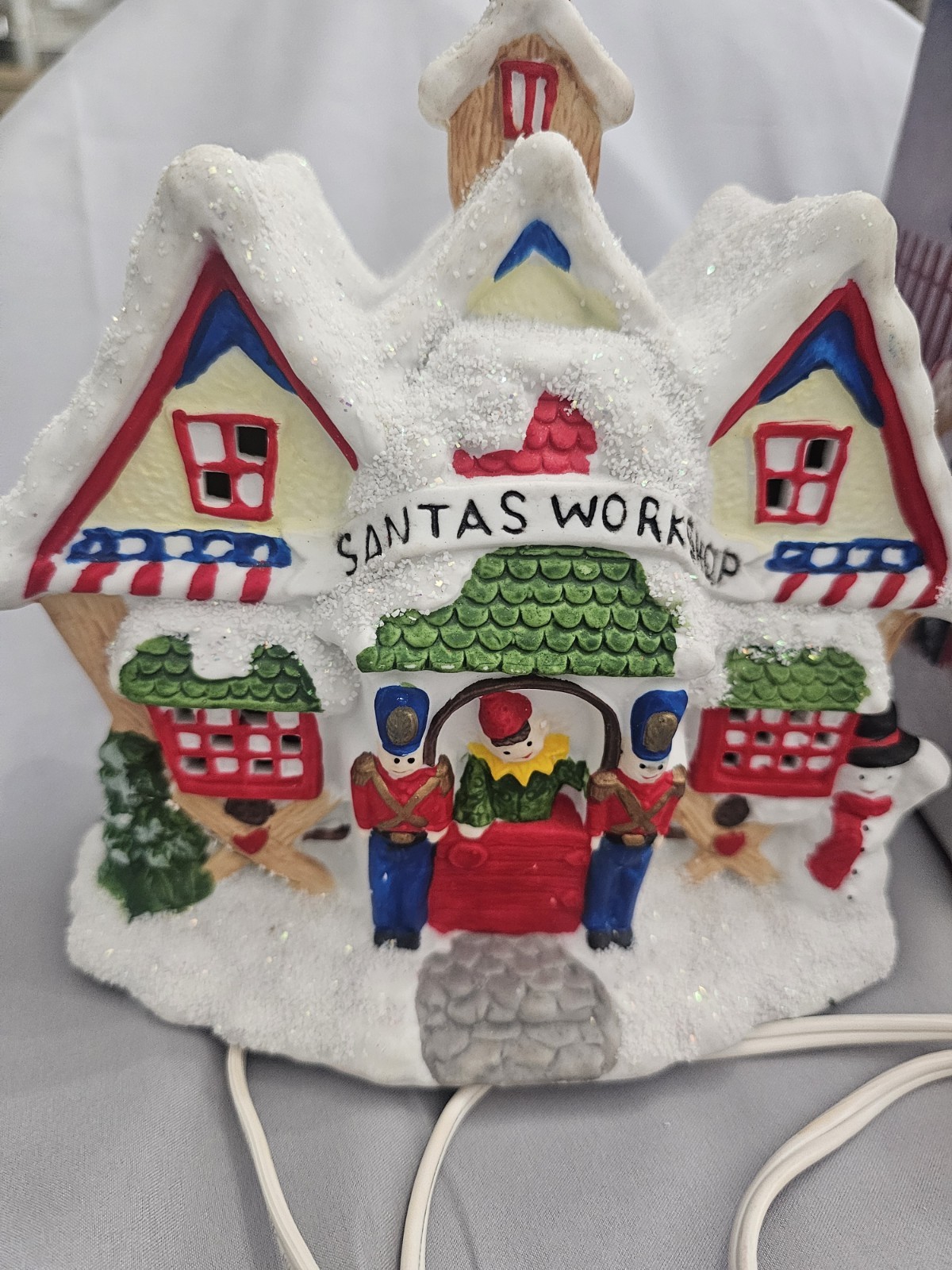 Mervyn’s Santa’s Toy Village Reindeer Barn 1993 Christmas Cottage VTG Colorful