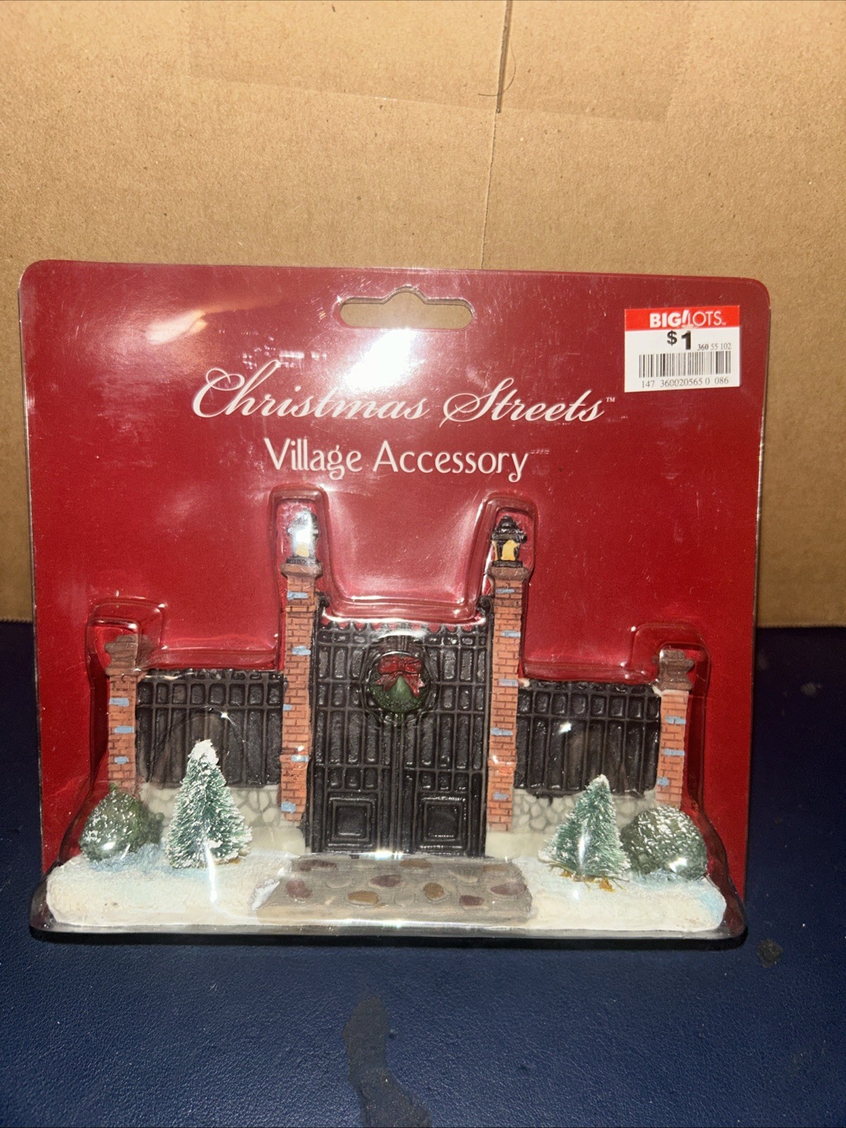 Christmas Streets Brick wall Village Gate w/ Greenery Accessory