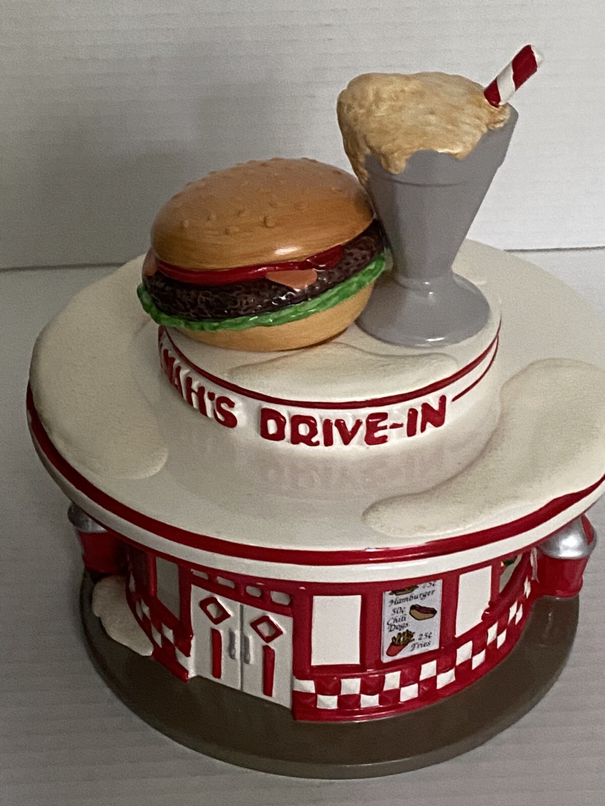Dept. 56 Dinah’s Drive-In Diner The Original Snow Village W/ Light Cord & Box