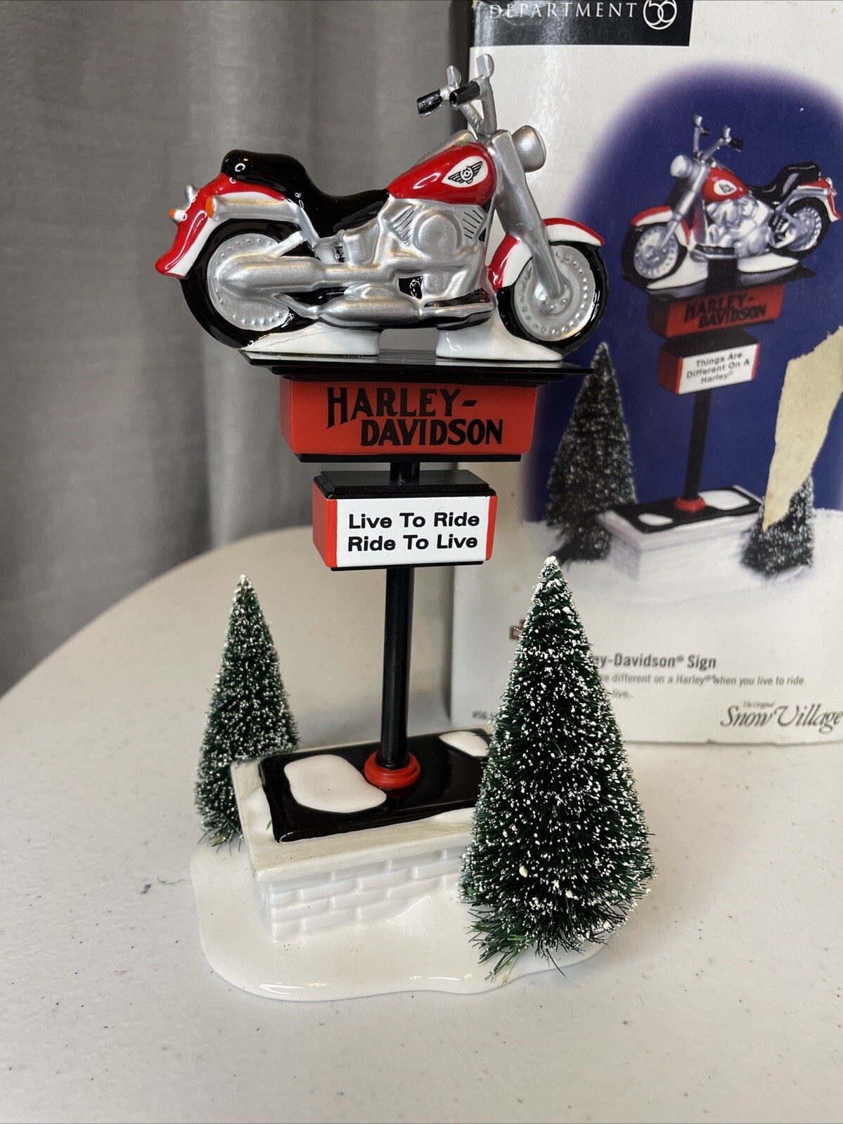 Dept. 56 Snow Village #54901 Two Sided HARLEY-DAVIDSON SIGN Original Box 🔥👀
