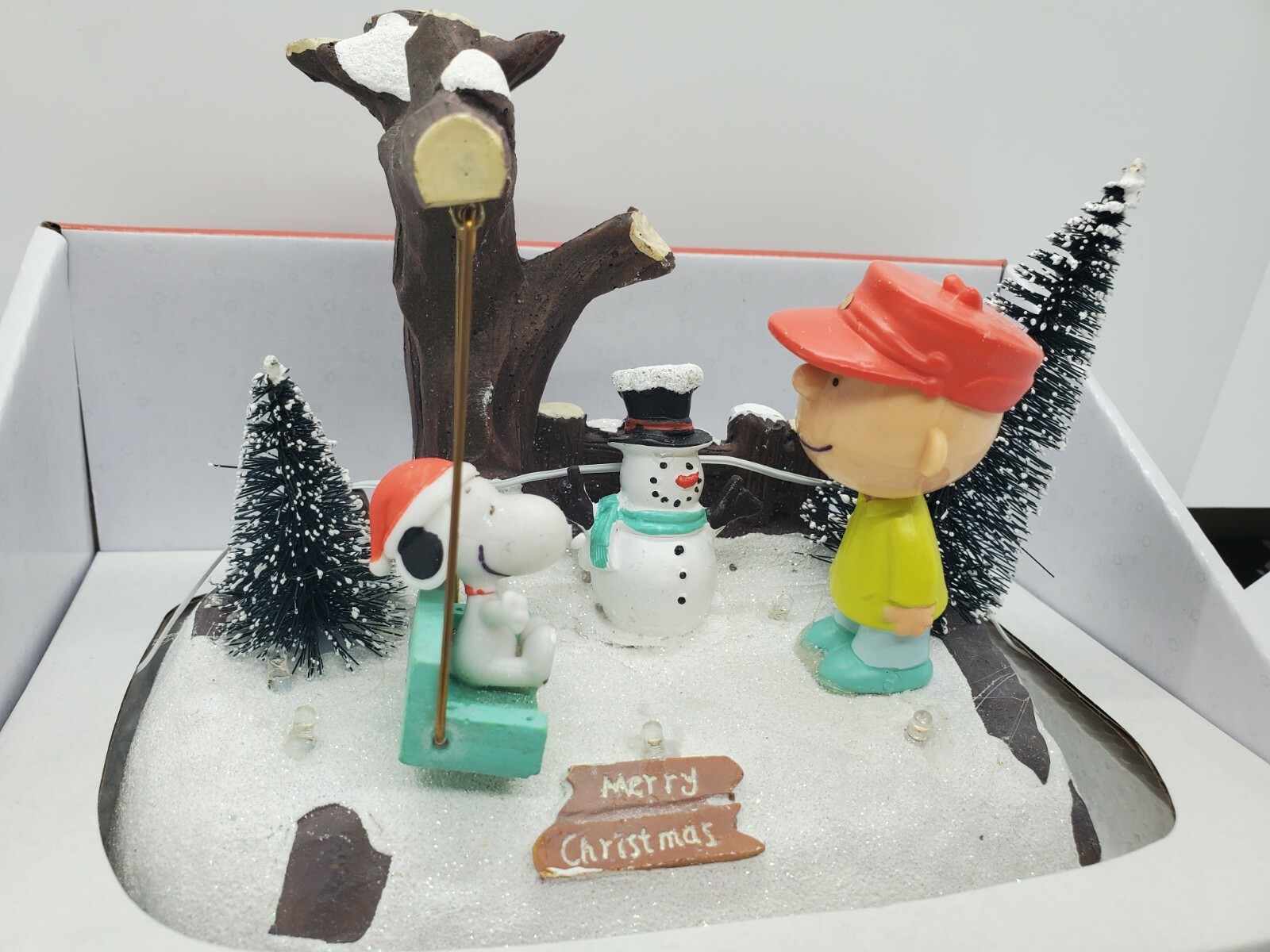 Brand New 2021 Peanuts Snoopy Charlie Brown & Snowman Light Up Music Table Piece