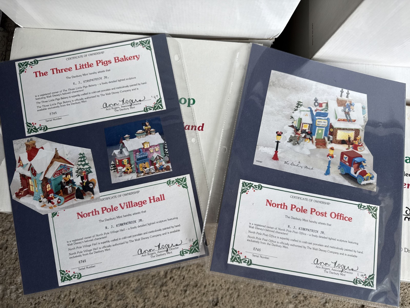 Disney Winter Wonderland Three Little Pigs Bakery House, NIB, Danbury Mint
