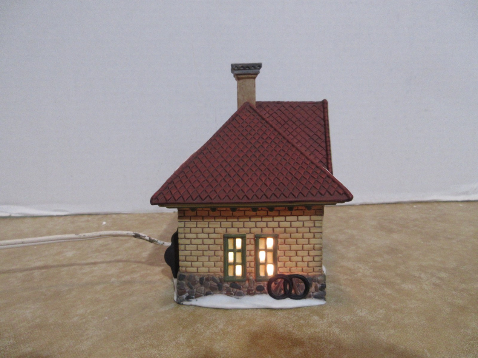 Dept. 56 Heritage New England 1996 Apple Valley School #56172