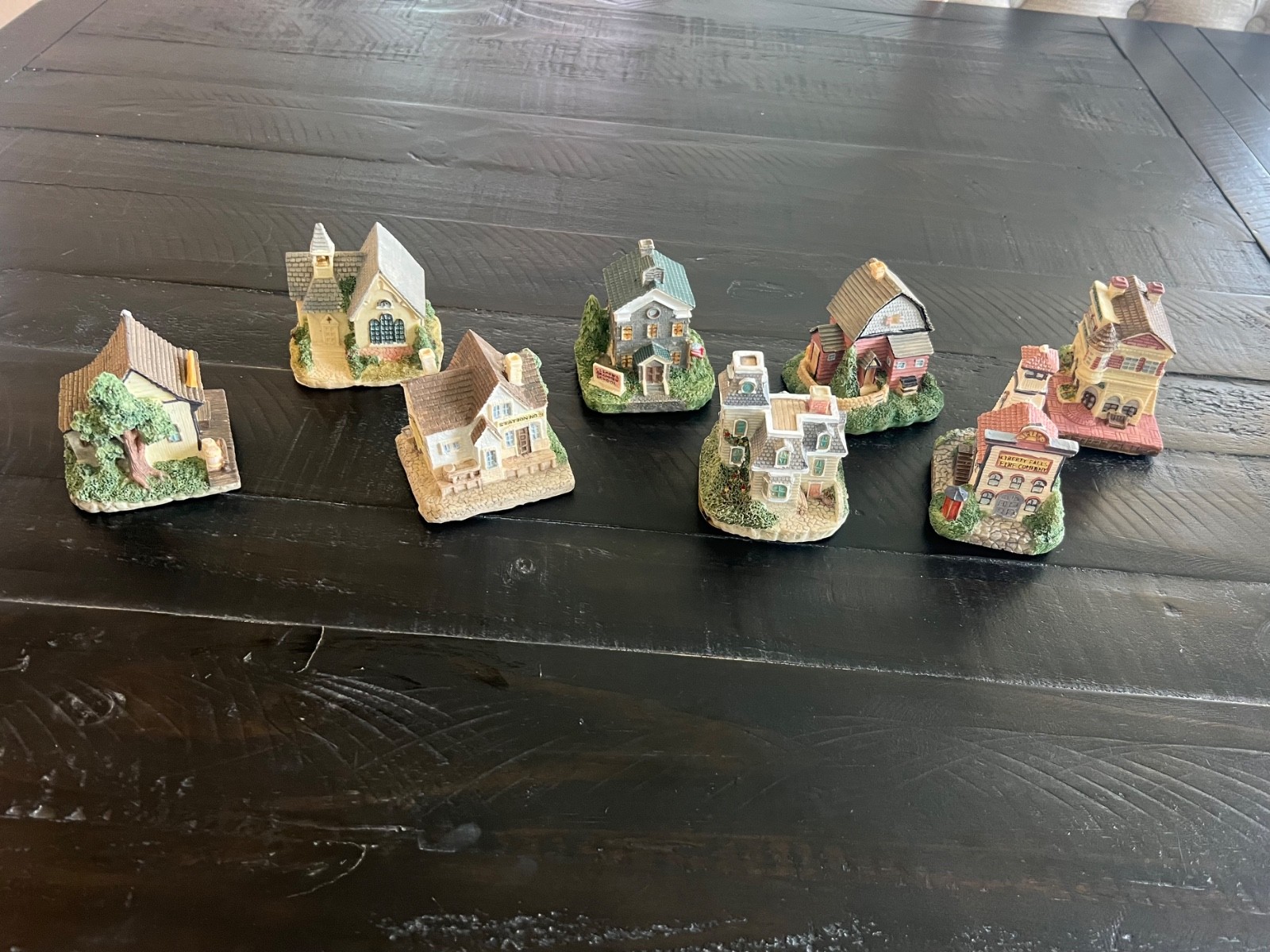 Liberty Falls Americana Collection Of 8 Buildings “Houses” year 1992