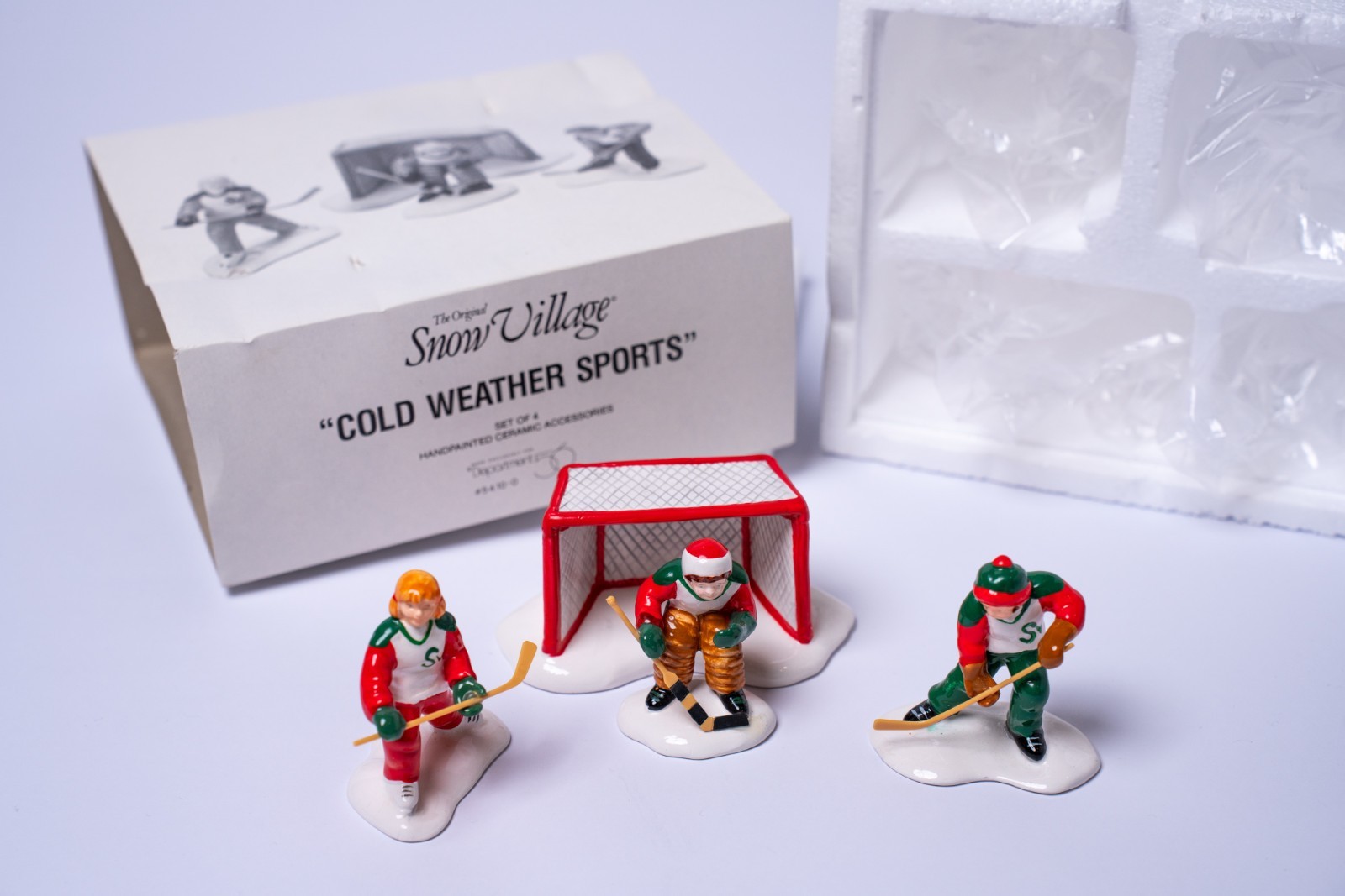 Department 56 Snow Village “Cold Weather Sports” 5410-0 Hockey Christmas