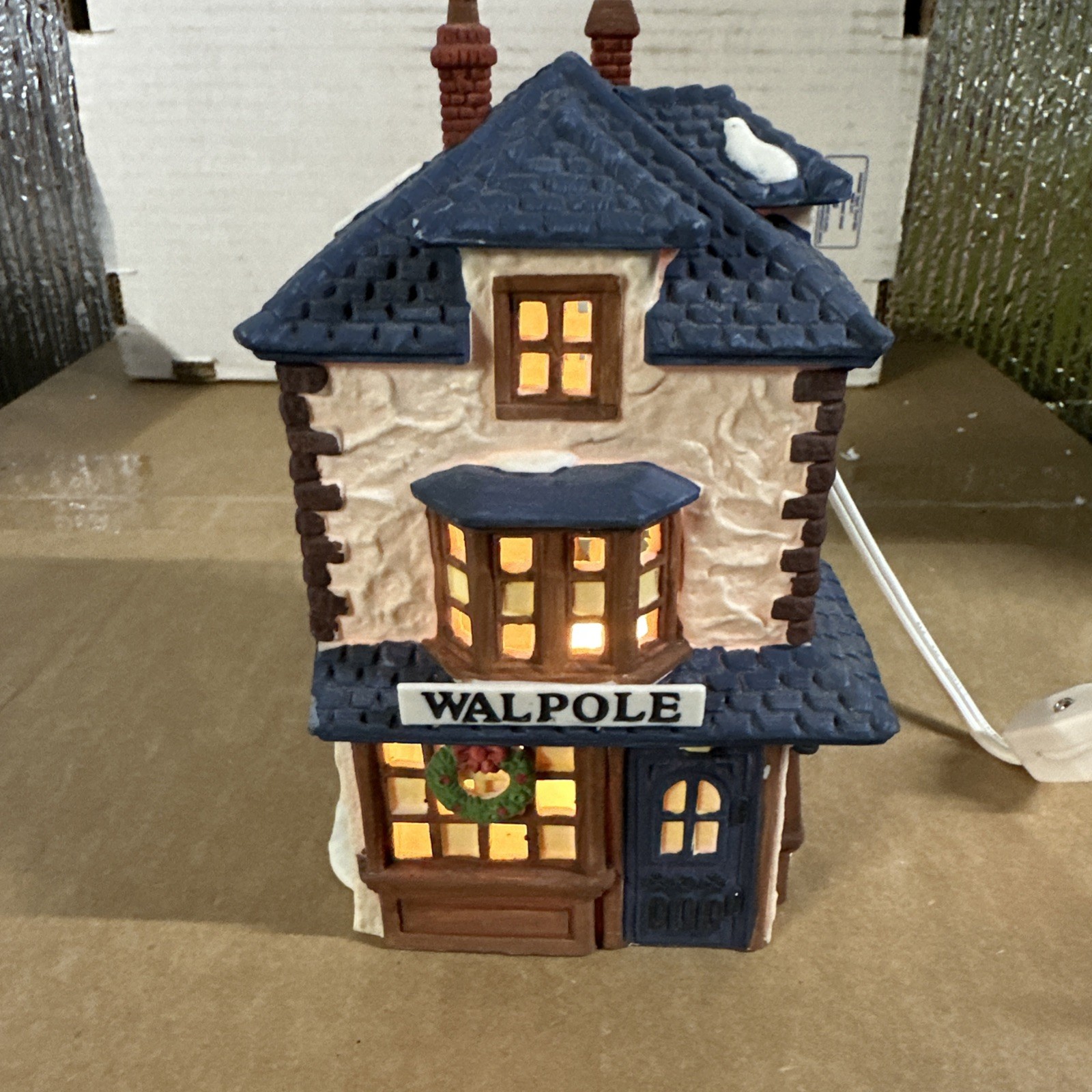 VTG Dept 56 Dickens Village Walpole Tailors building 5926-9 Merchants Shops