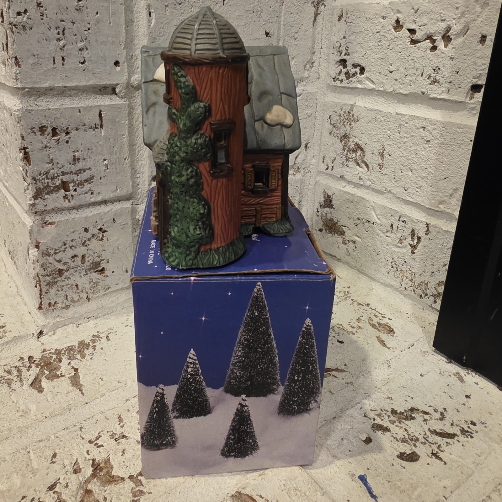 Vintage Home Town America Collection “Barn” 1995 Hand Painted Handcrafted