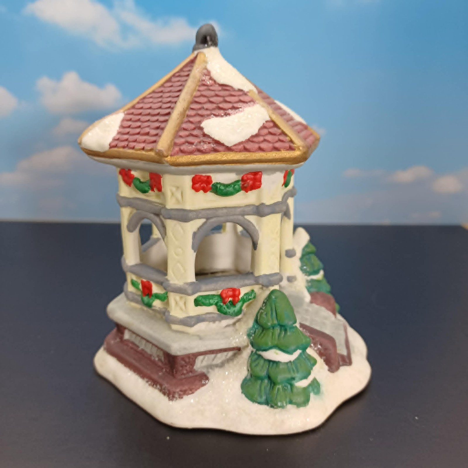Vtg 2002 Christmas Village Cobblestone Corners Gazebo 4.75”H x 4”L X 3.5”W