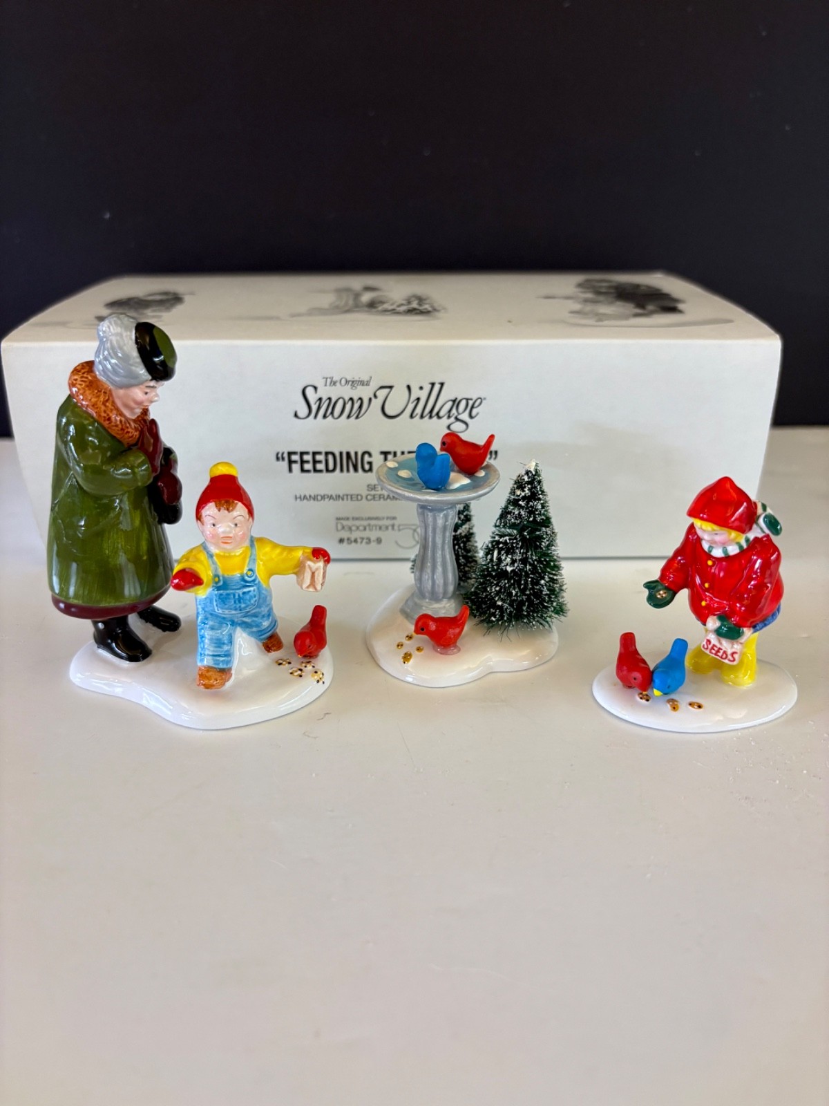 Department 56 Feeding The Birds Snow Village Set 5473-9
