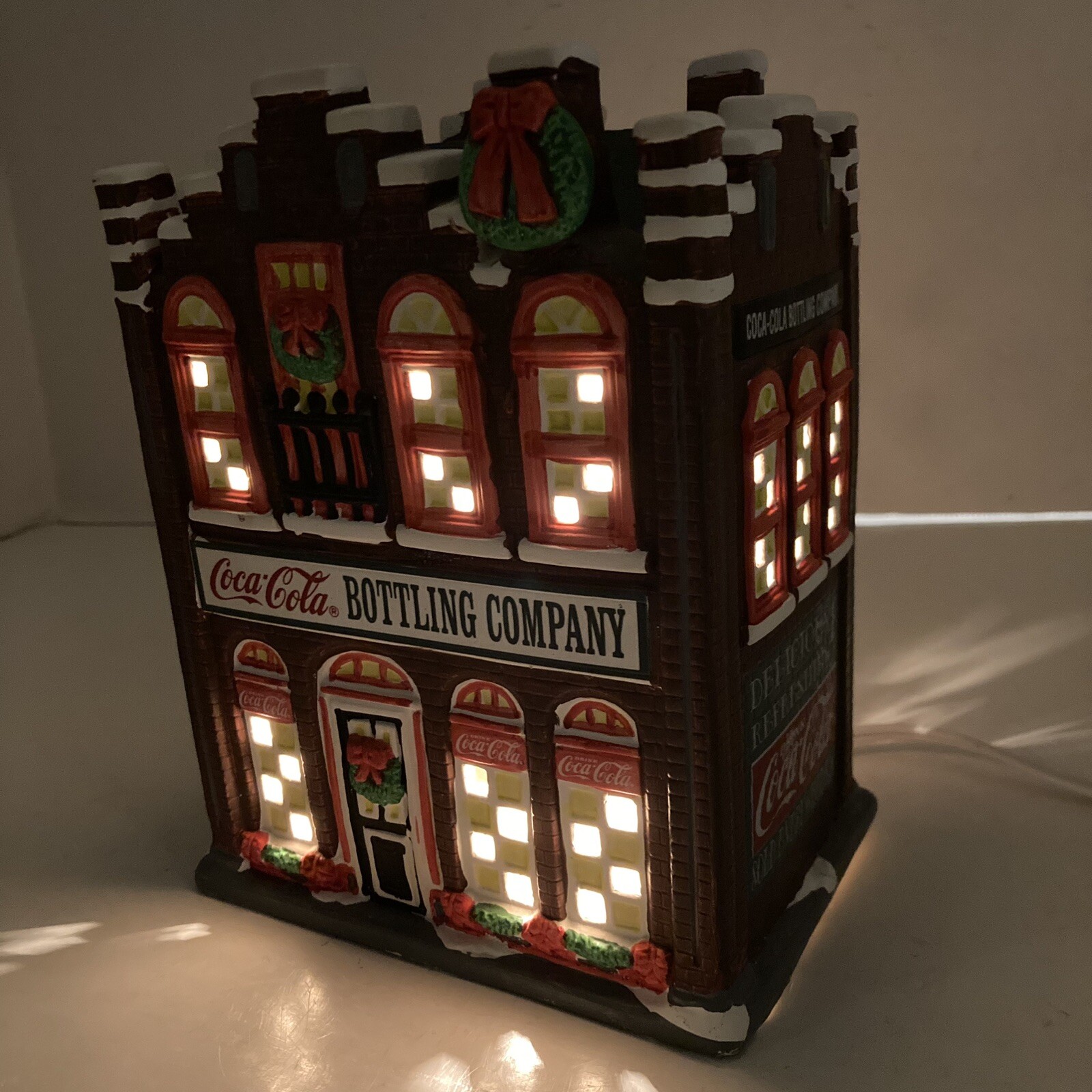 Coca-Cola 1995 Town Square Collection Christmas Village Lighted Bottling Company