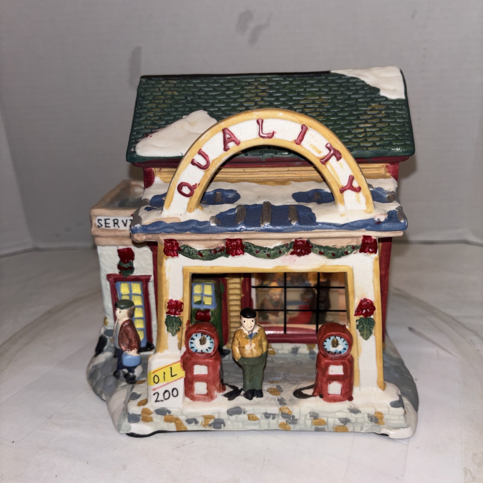 Holiday Time Snow Village Compatible- Gas Station from 2002 – Ex Cond – No Box
