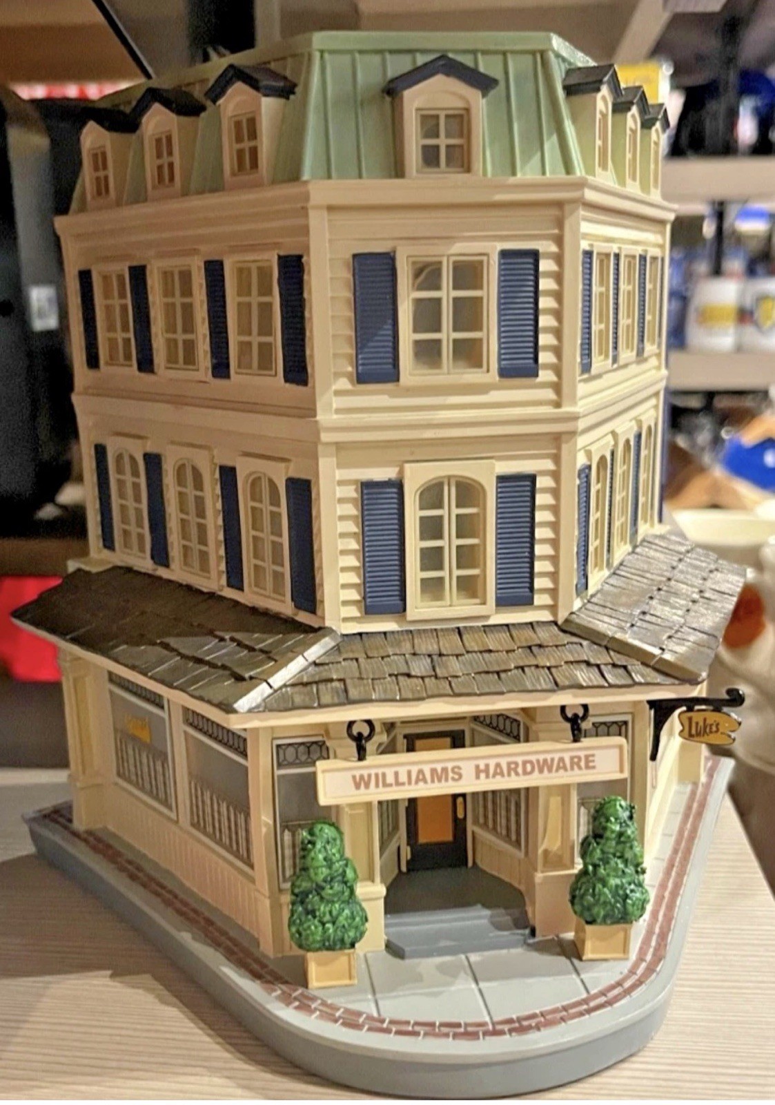 Gilmore Girls Dept 56 Lukes Diner Village Lighted NIB Warner Bros Exclusive