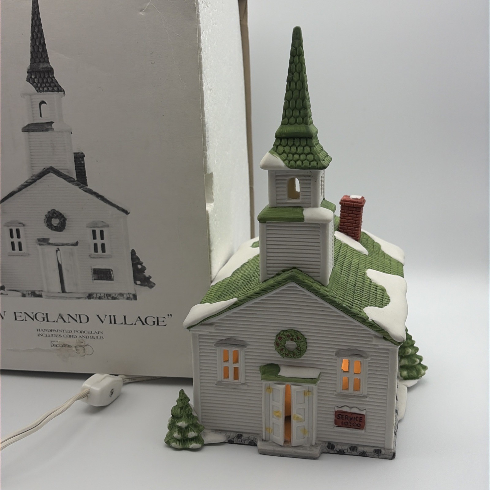 Dept 56 New England Village 1986 Steeple Church Christmas Lighted with Box