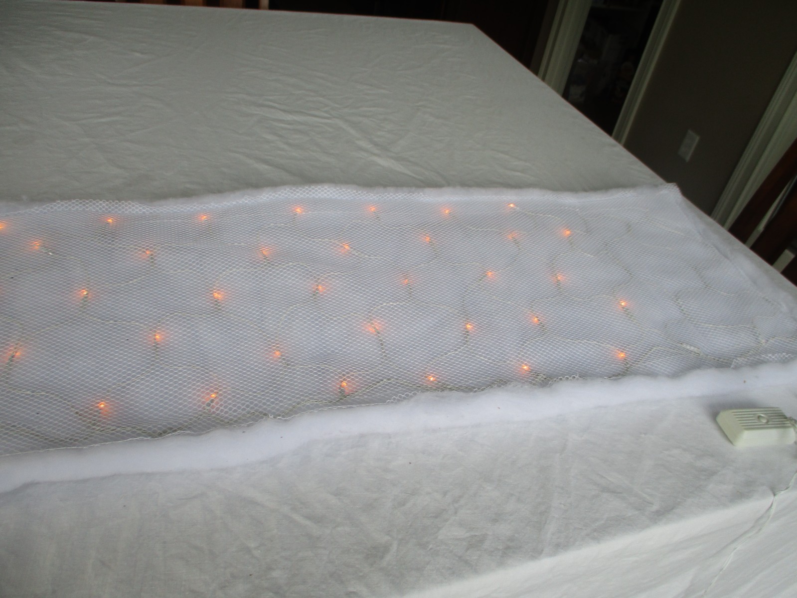 Christmas Village Lighted “snow” Electric Table Runner 48 X 14 Inches 3 Settings