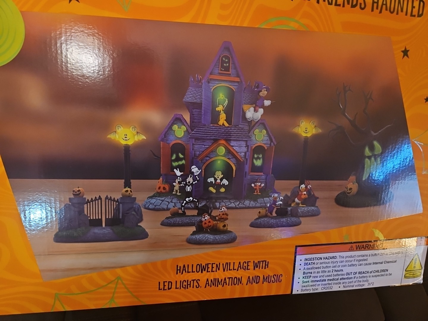 Disney Mickey & Friends Haunted House Halloween Village 9-Piece Set Lights NEW