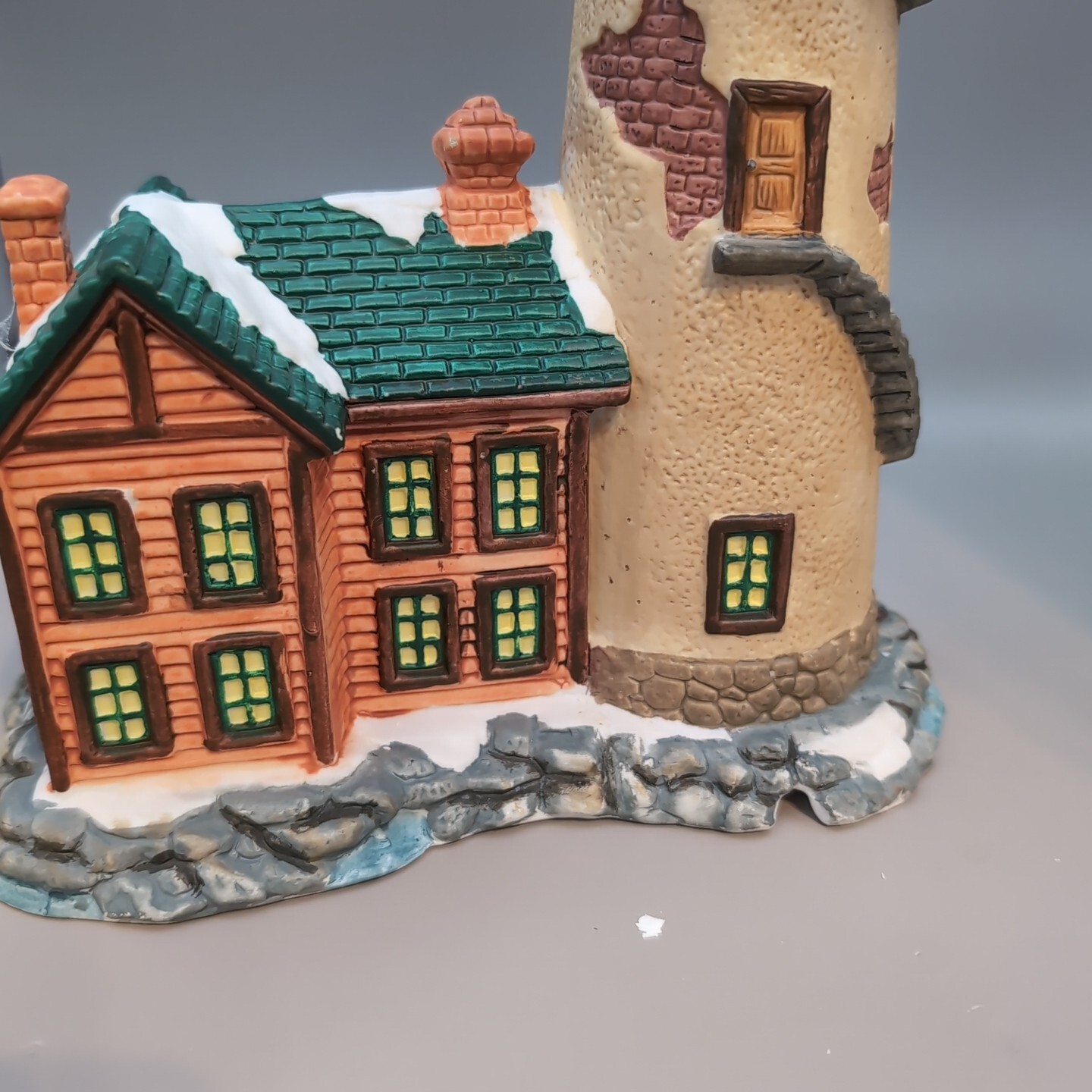 Dickens Collectibles Victorian Series Lighted House Porcelain With Original Box