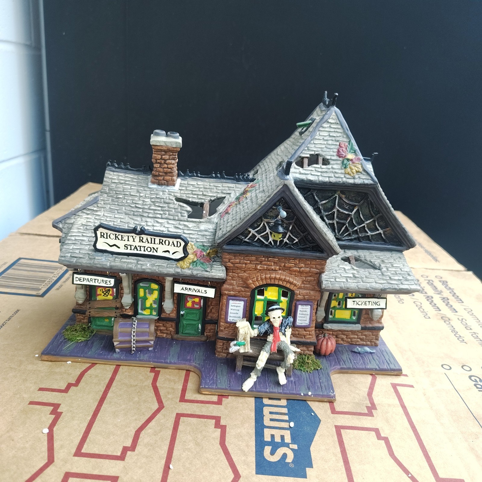 Dept 56 Rickety Railroad Station Halloween Snow Village #800000 w/ Box Working
