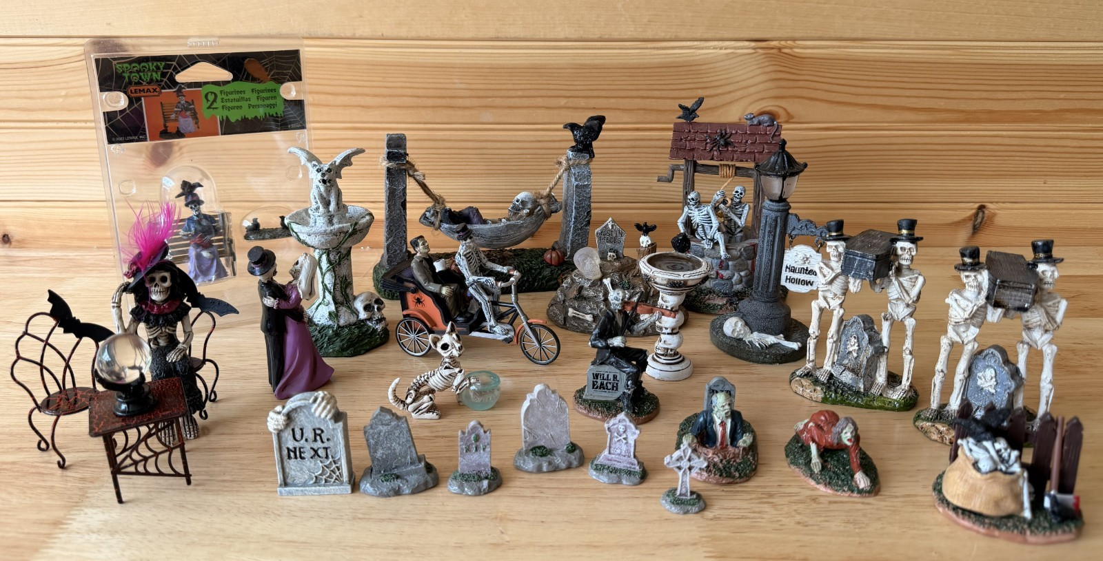 Lemax Spooky Town Halloween Village Figurines Accessories Mega Lot 27 Pc