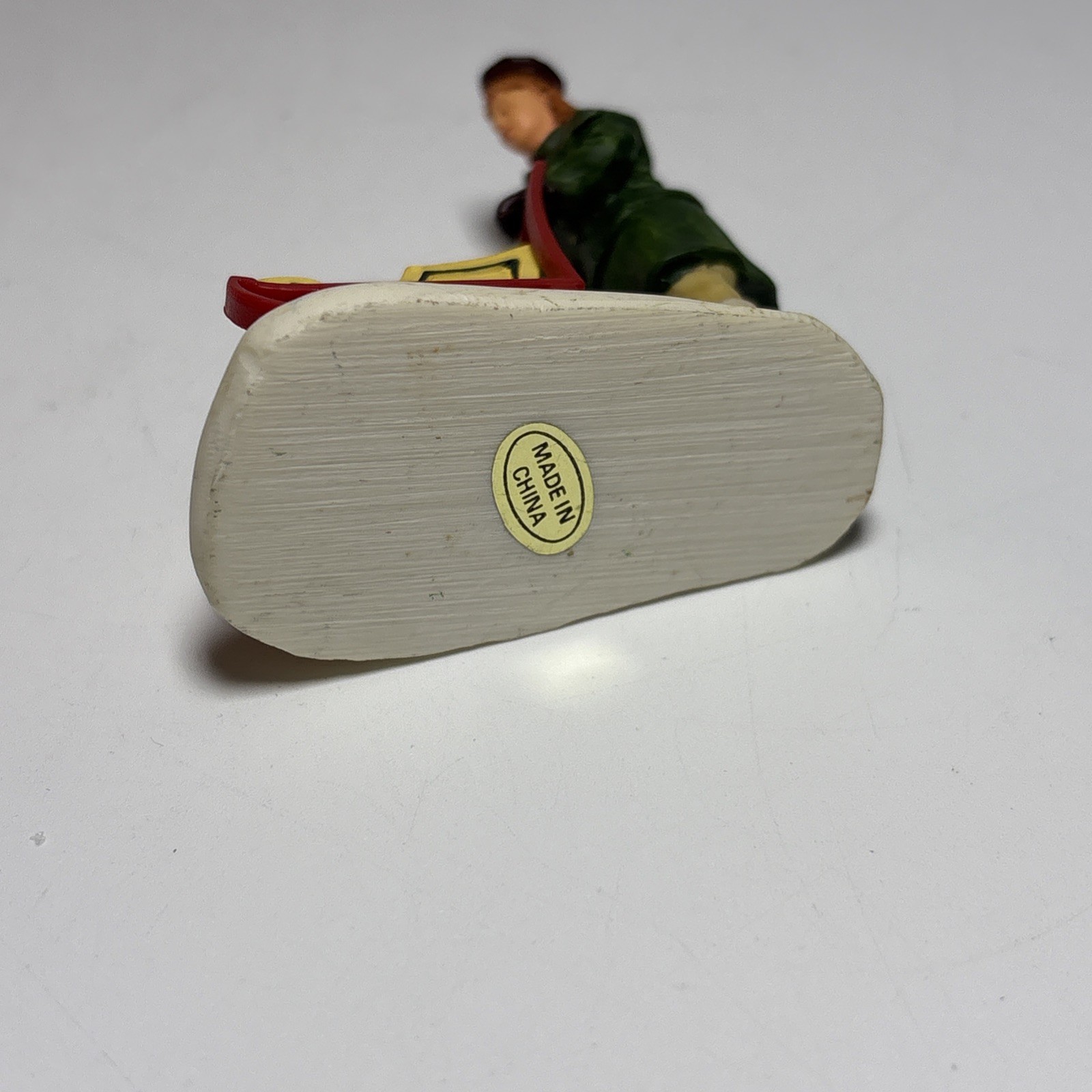 2002 Lemax Village Figurine Coventry Cove Carriage Sled Mother Child Poly Resin