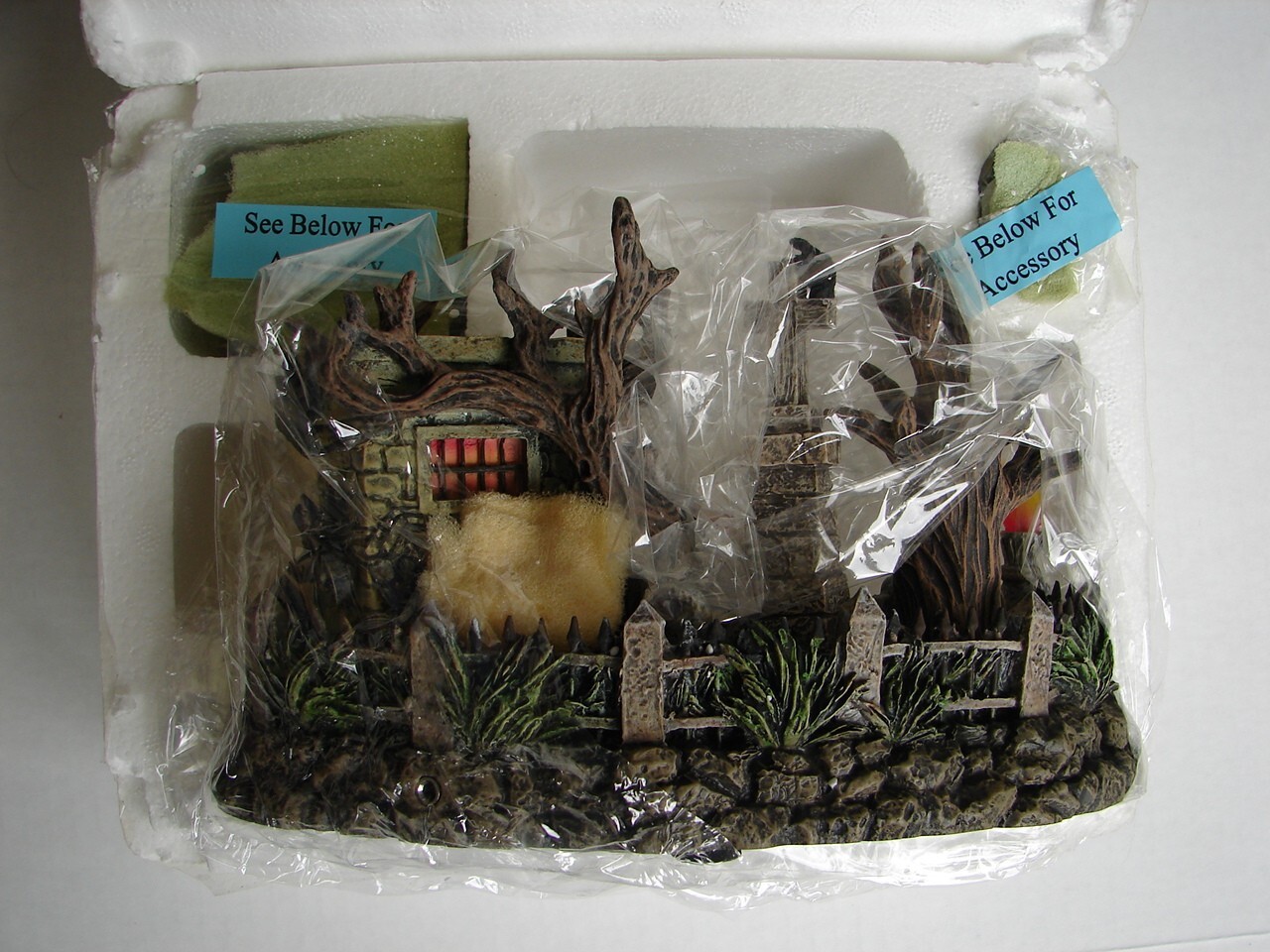 Unused Hawthorne Village Universal Monsters THE MUMMYS TOMB Figure Light & Sound