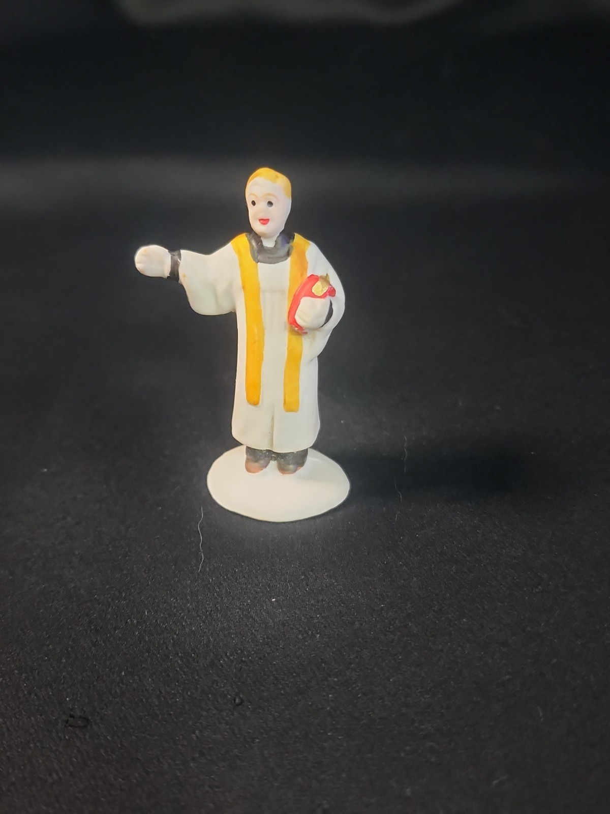 LEMAX 1996 CHRISTMAS VILLAGE HOUSE ACCESSORIES – MINISTER – PRIEST – PASTOR