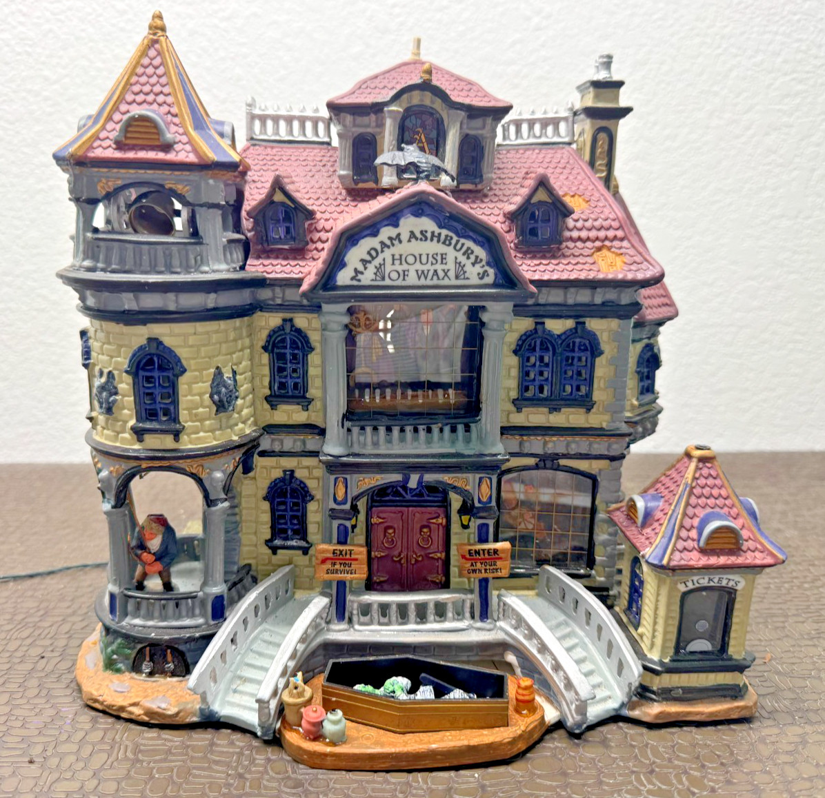 Lemax Spooky Town Madam Ashbury’s House of Wax