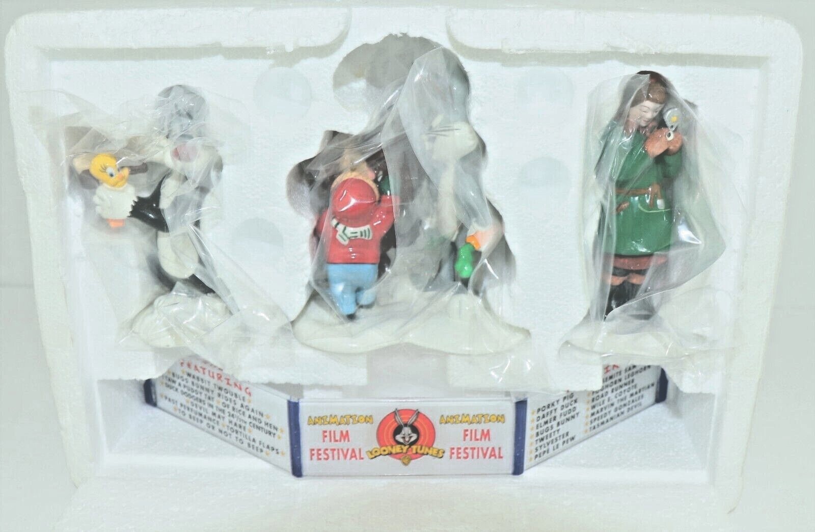 DEPT 56 SNOW VILLAGE ACCESSORIES “LOONEY TUNES FILM FESTIVAL” #LT21U RETIRED NIB