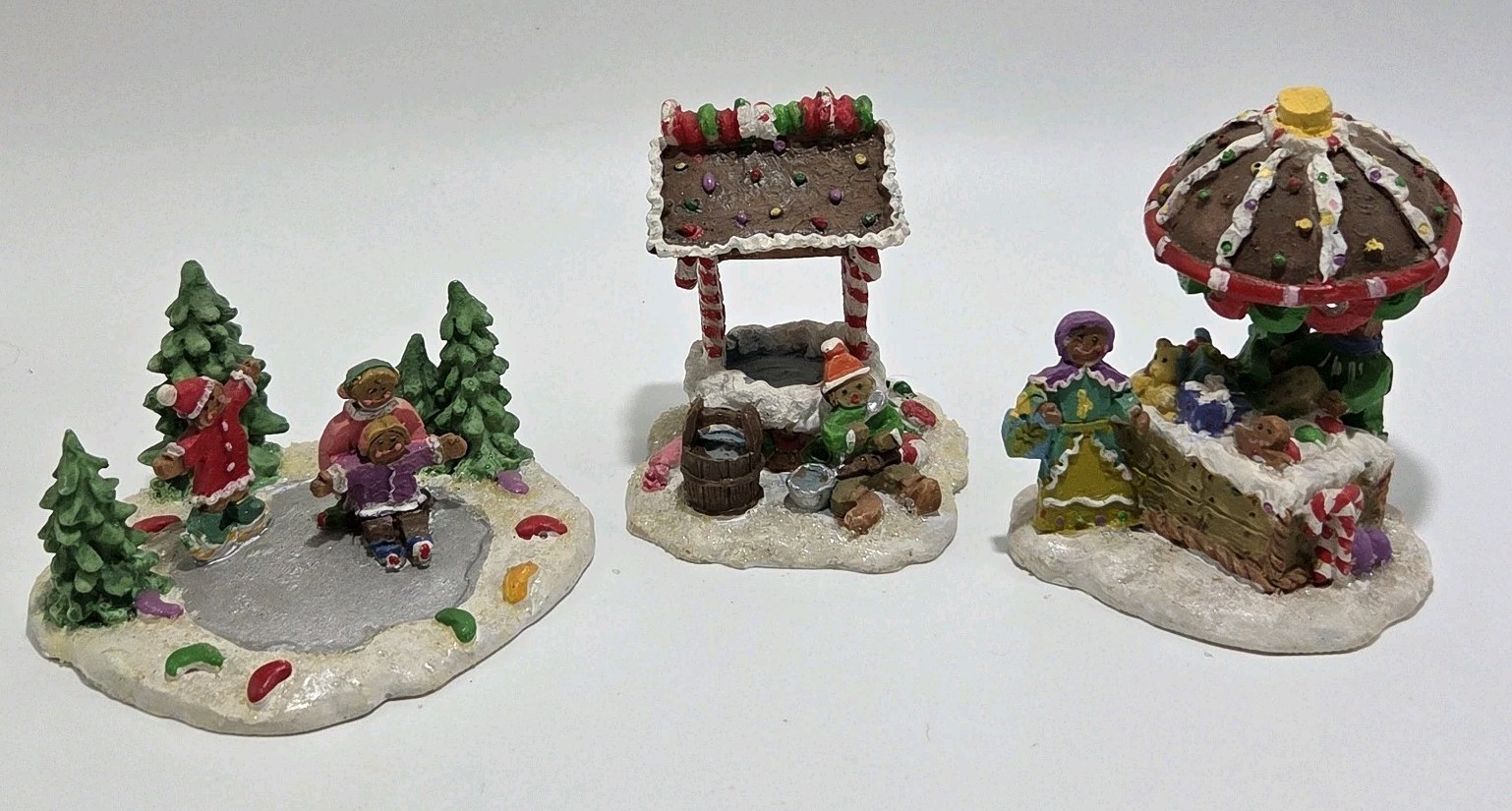 VTG 7 Gingerfrost Lane Gingerbread Figurines Families Ice Skating Caroling Santa