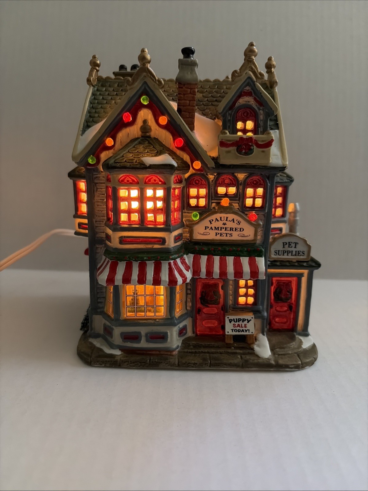 2002 Lemax Caddington Village Porcelain Lighted House Paula’s Pampered Pets