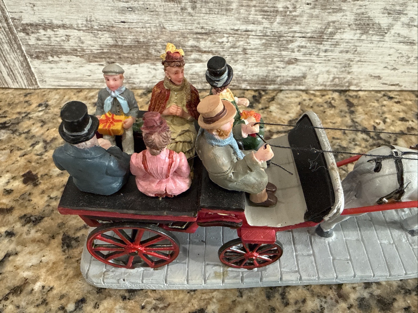 Coventry Cove By Lemax – CARRIAGE RIDE 3841 – Table Accent – 2010