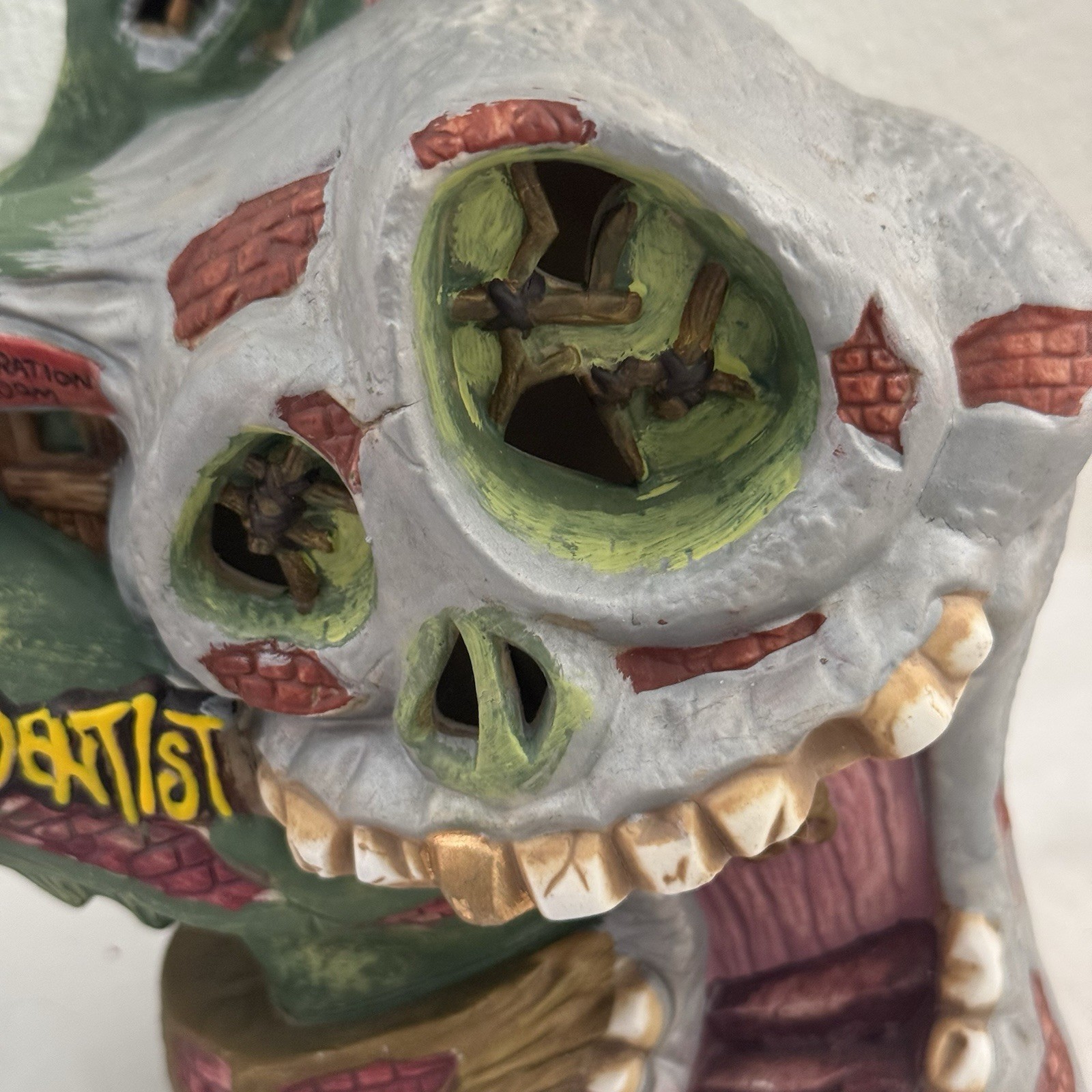 Vintage Collins Spooky Dentist Halloween Lighted Ceramic Skull Village House